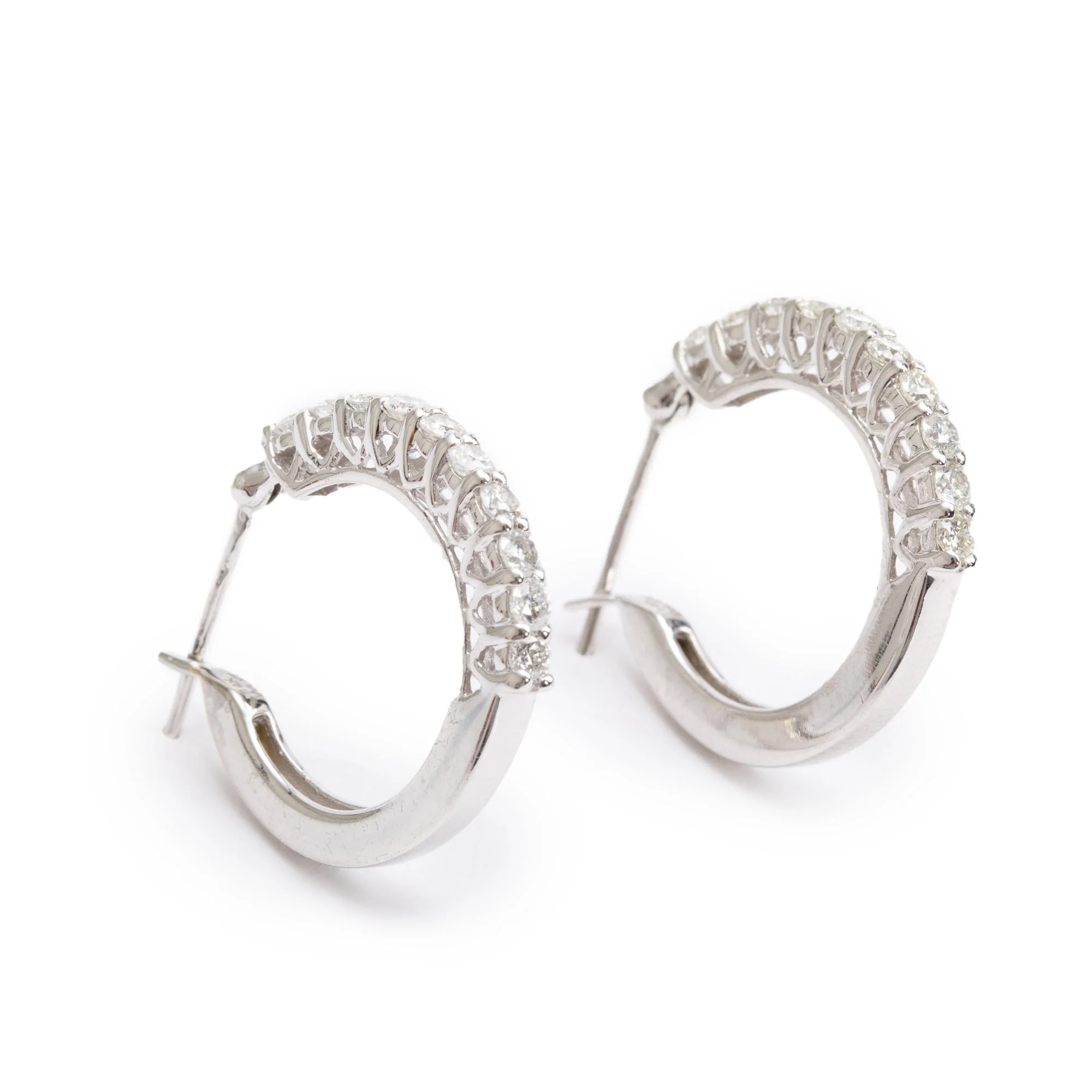 14k White Gold 1.00 tcw. Diamond Hoop Earrings - Image 2