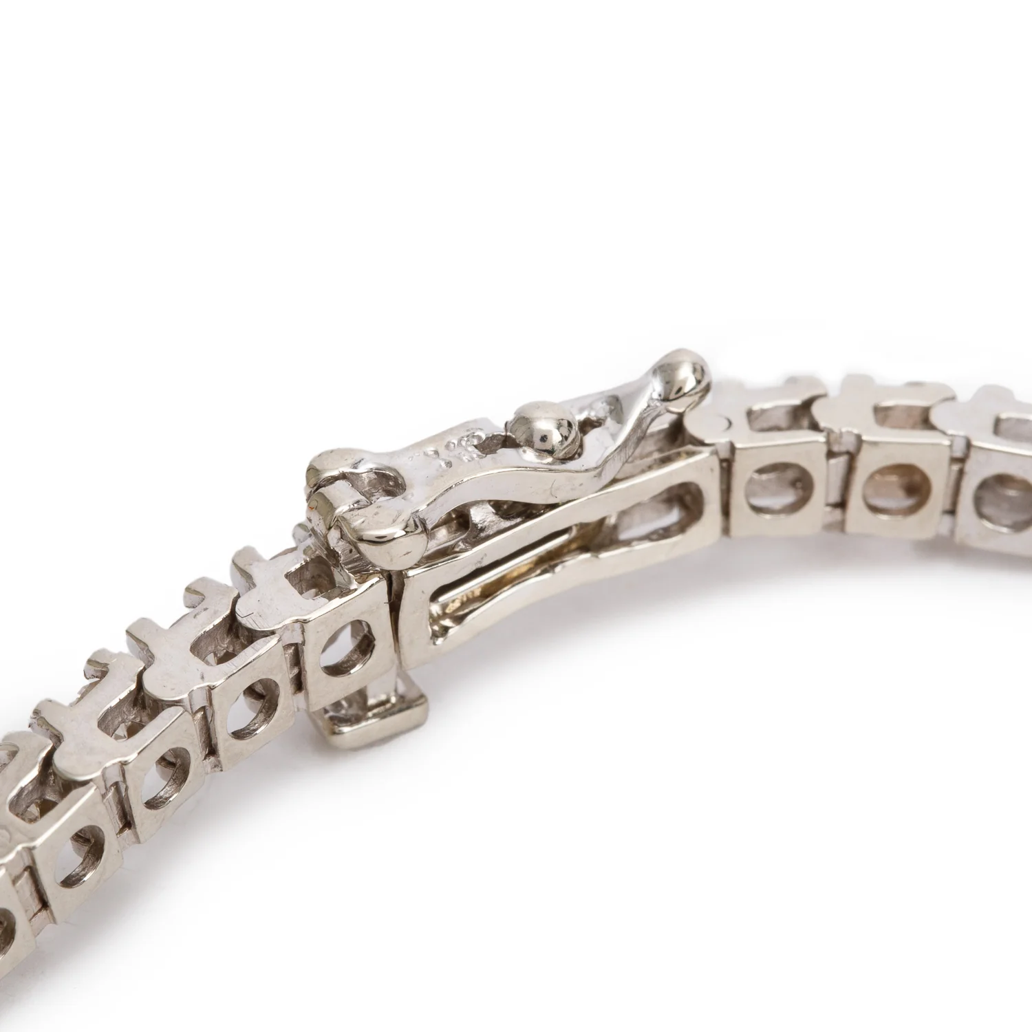 14k White Gold 2.75 tcw. Diamond Tennis Bracelet - Image 2