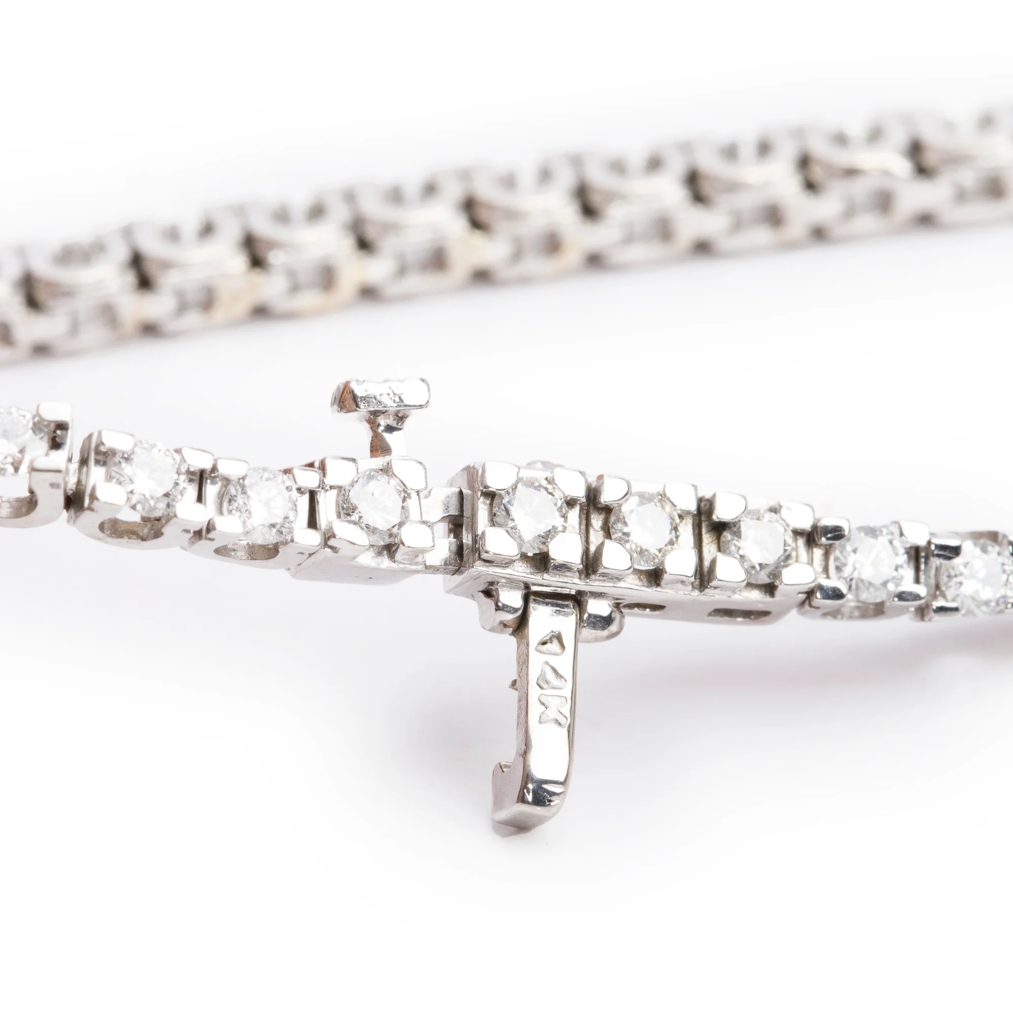 14k White Gold 2.83 tcw. Diamond Tennis Bracelet - Image 4