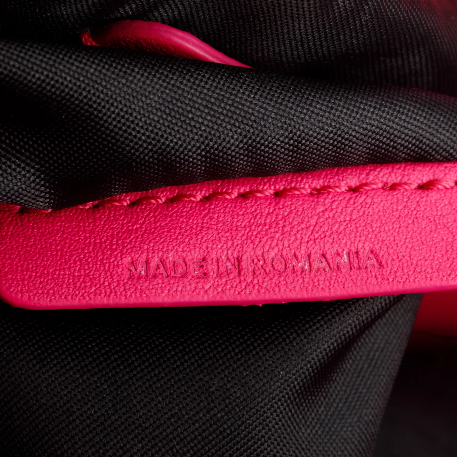 Alexander McQueen Pink Graffiti Nylon Skull Small Crossbody Bag - Image 10