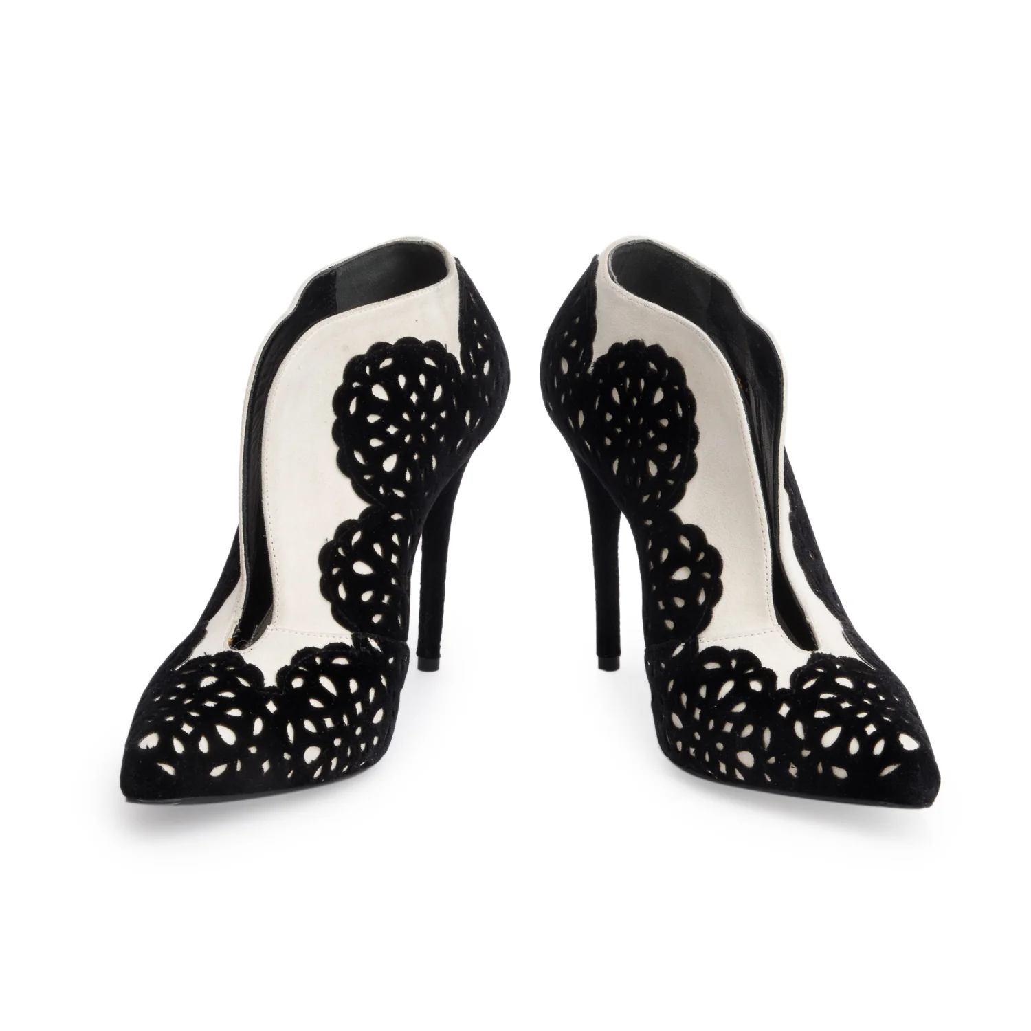 Alexander McQueen White/Black Suede Laser Cut Velvet Pumps, Size 36 - Image 3