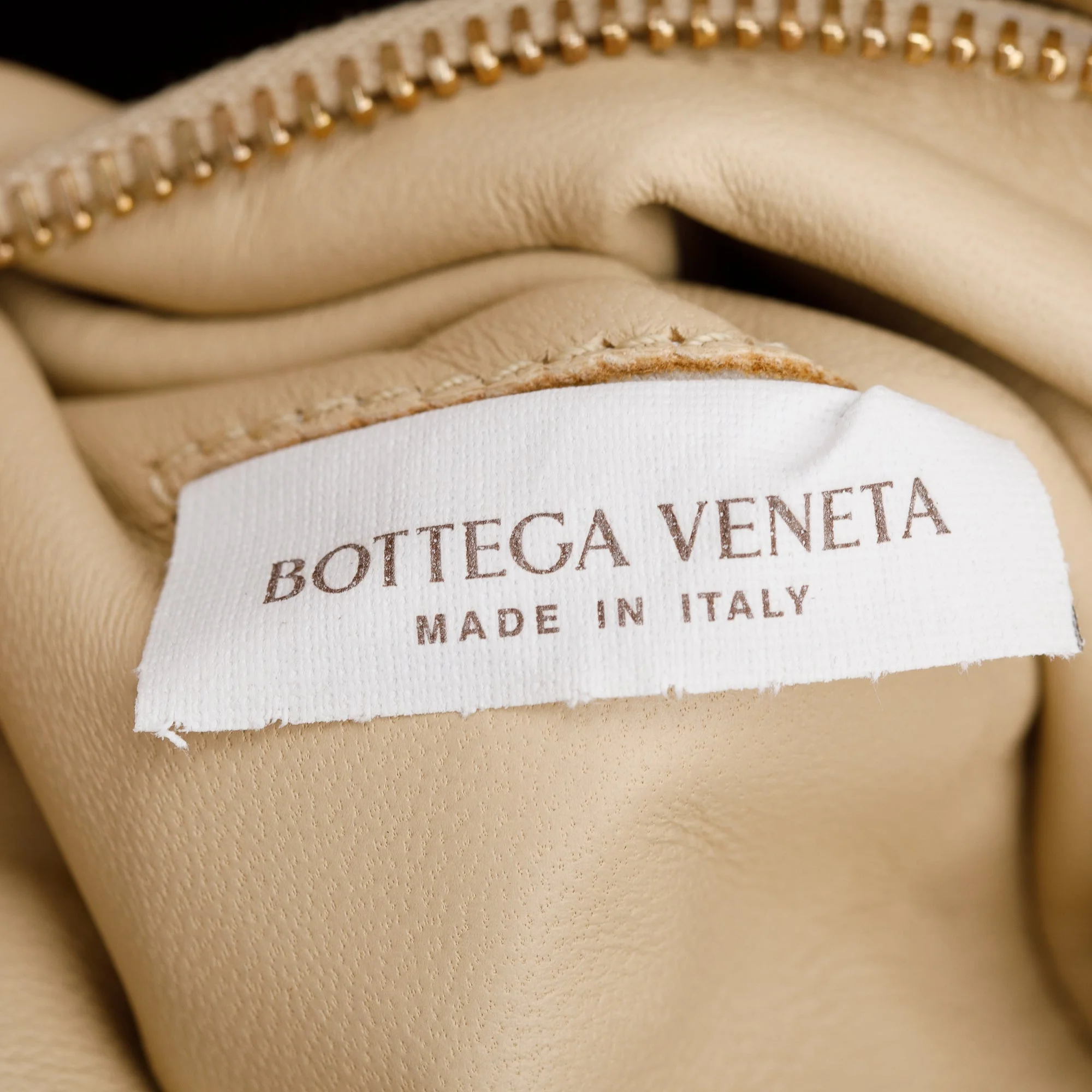 Bottega Veneta Beige Lambskin Leather Classic Padded Cassette Bag - Image 14