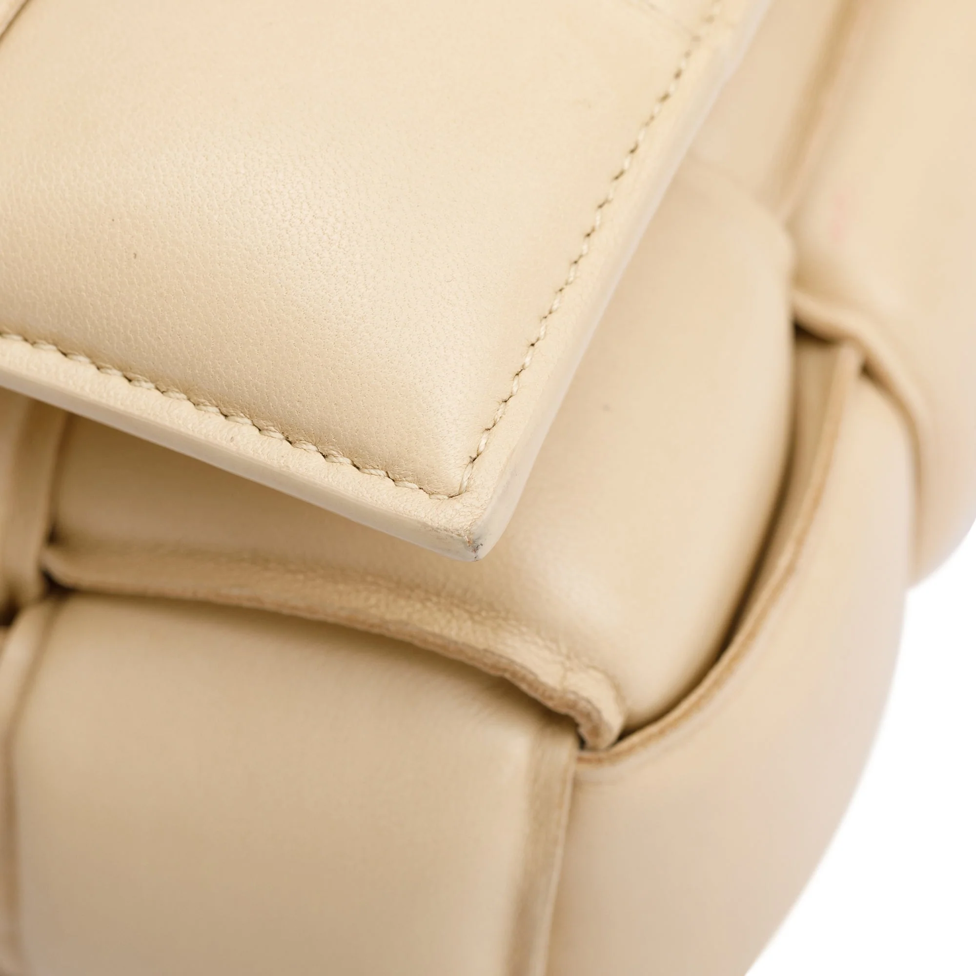 Bottega Veneta Beige Lambskin Leather Classic Padded Cassette Bag - Image 9