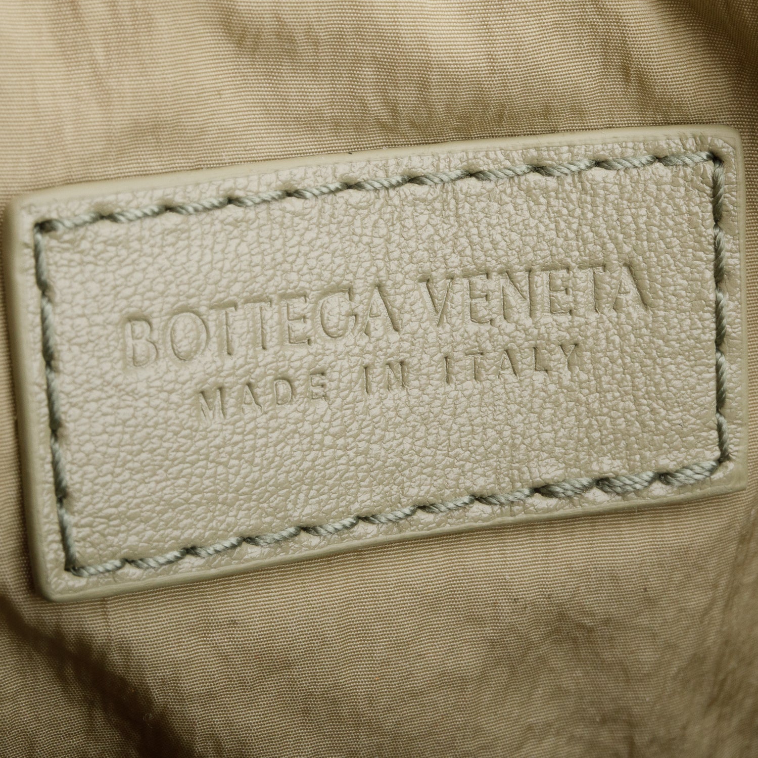 Bottega Veneta Green Intreciatto Leather Drawstring Pouch - Image 7