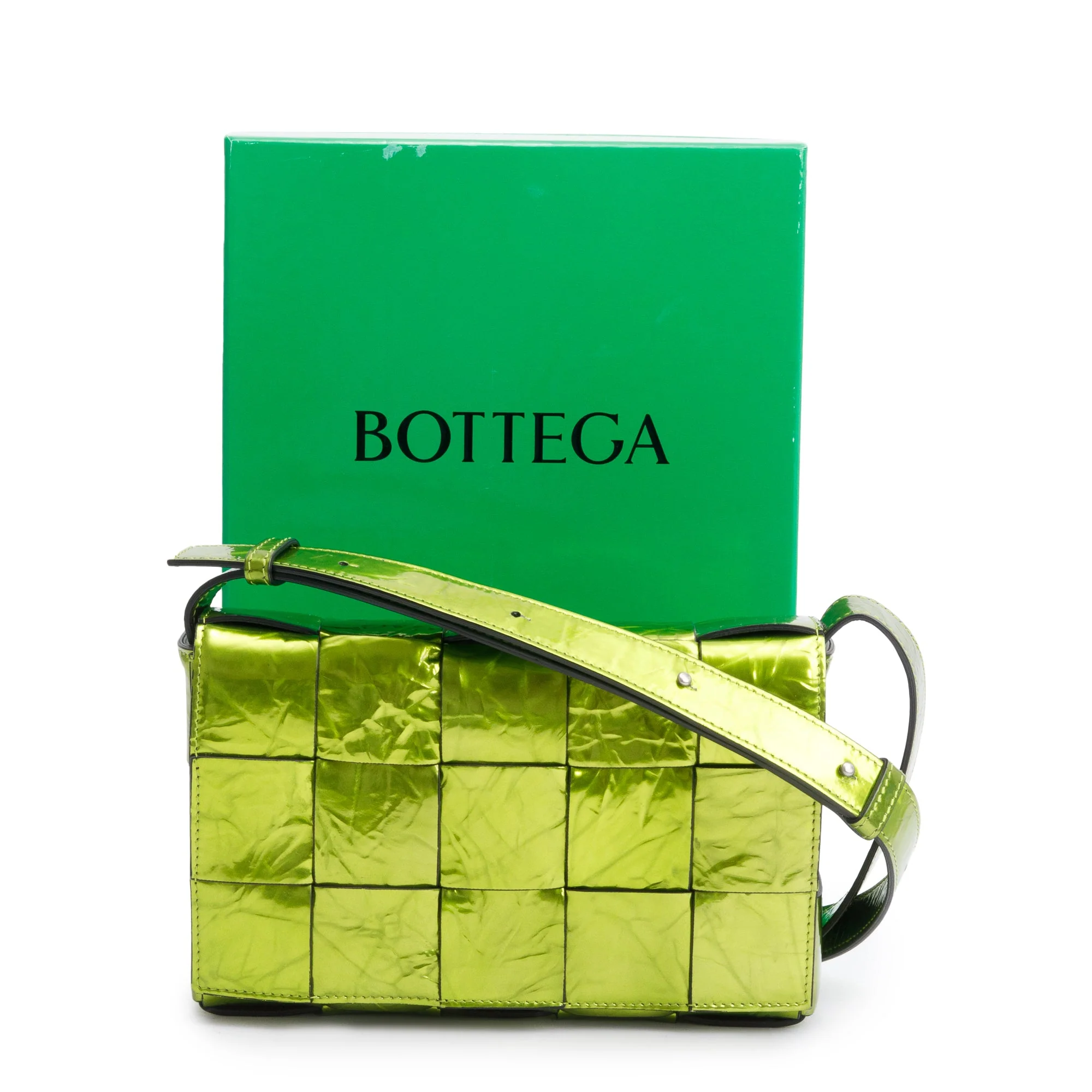 Bottega Veneta Green Metallic Crushed Calfskin Maxi Intrecciato Leather Cassette Bag w/ Box - Image 3