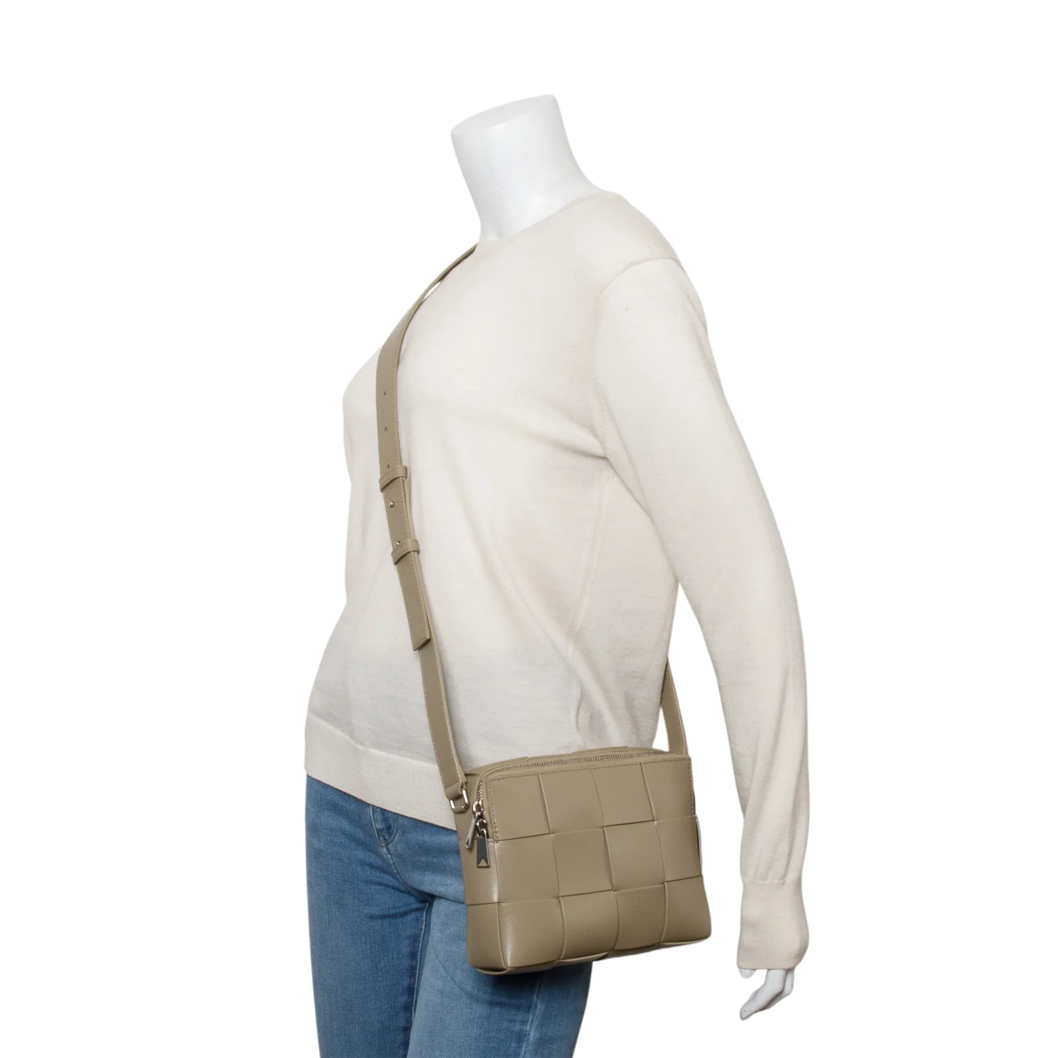 Bottega Veneta Taupe Lambskin Maxi Intrecciato Cassette Crossbody Bag - Image 2