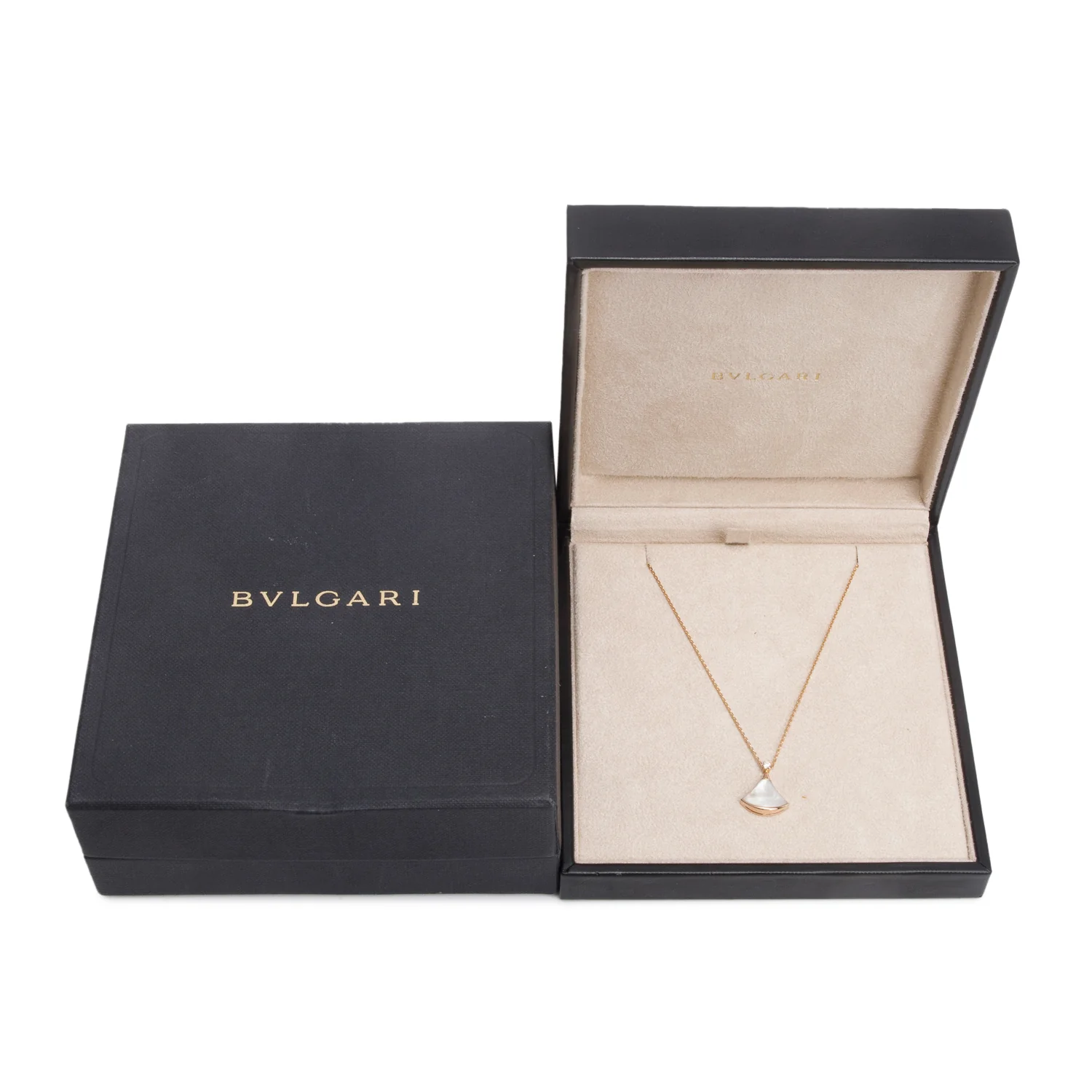 BVLGARI 18k Rose Gold Mother of Pearl & Diamond Divas' Dream Pendant Necklace w/ Box & Certificate - Image 3