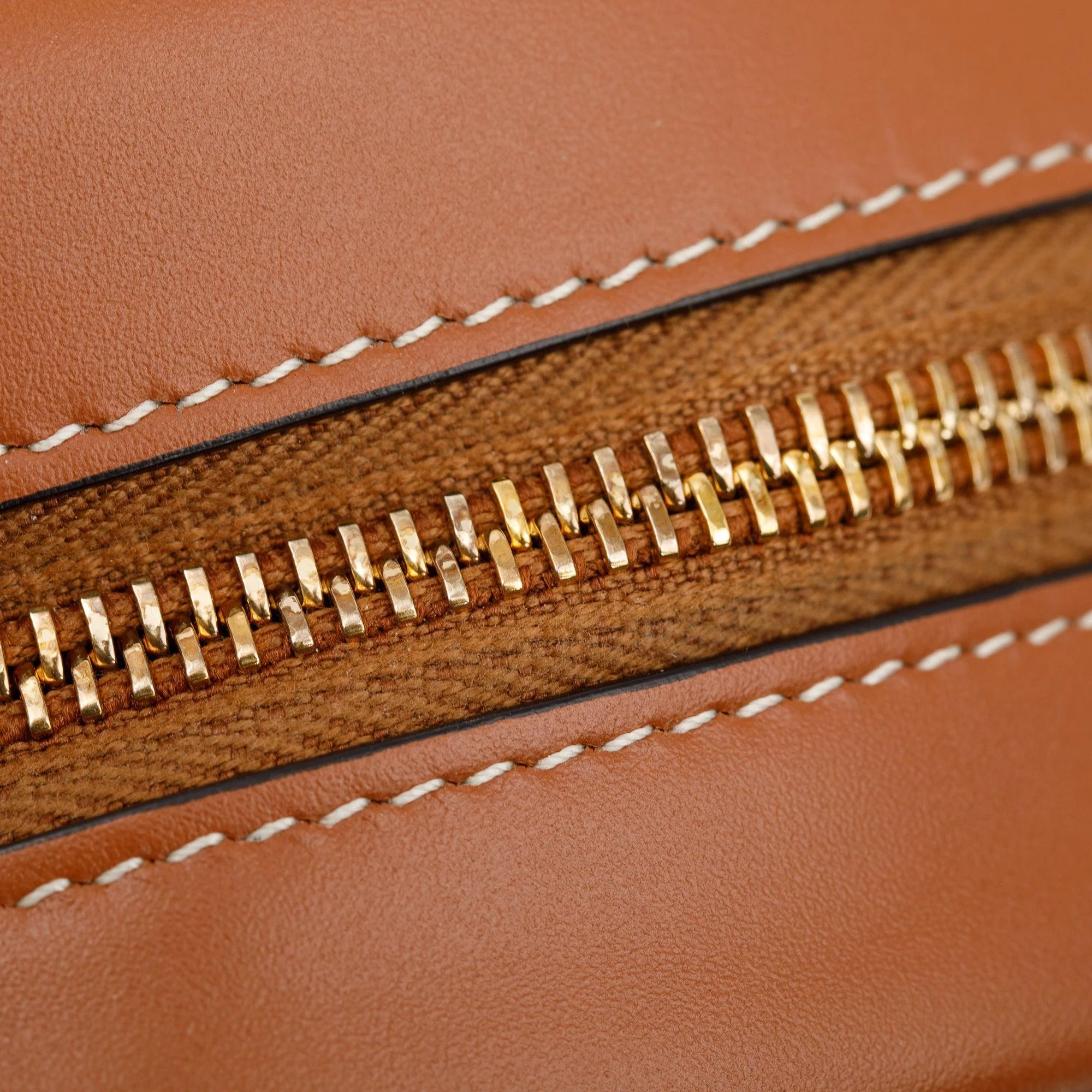 Celine 2022 Tan Smooth Calfskin Leather Cuir Triomphe Oval Crossbody Bag - Image 8