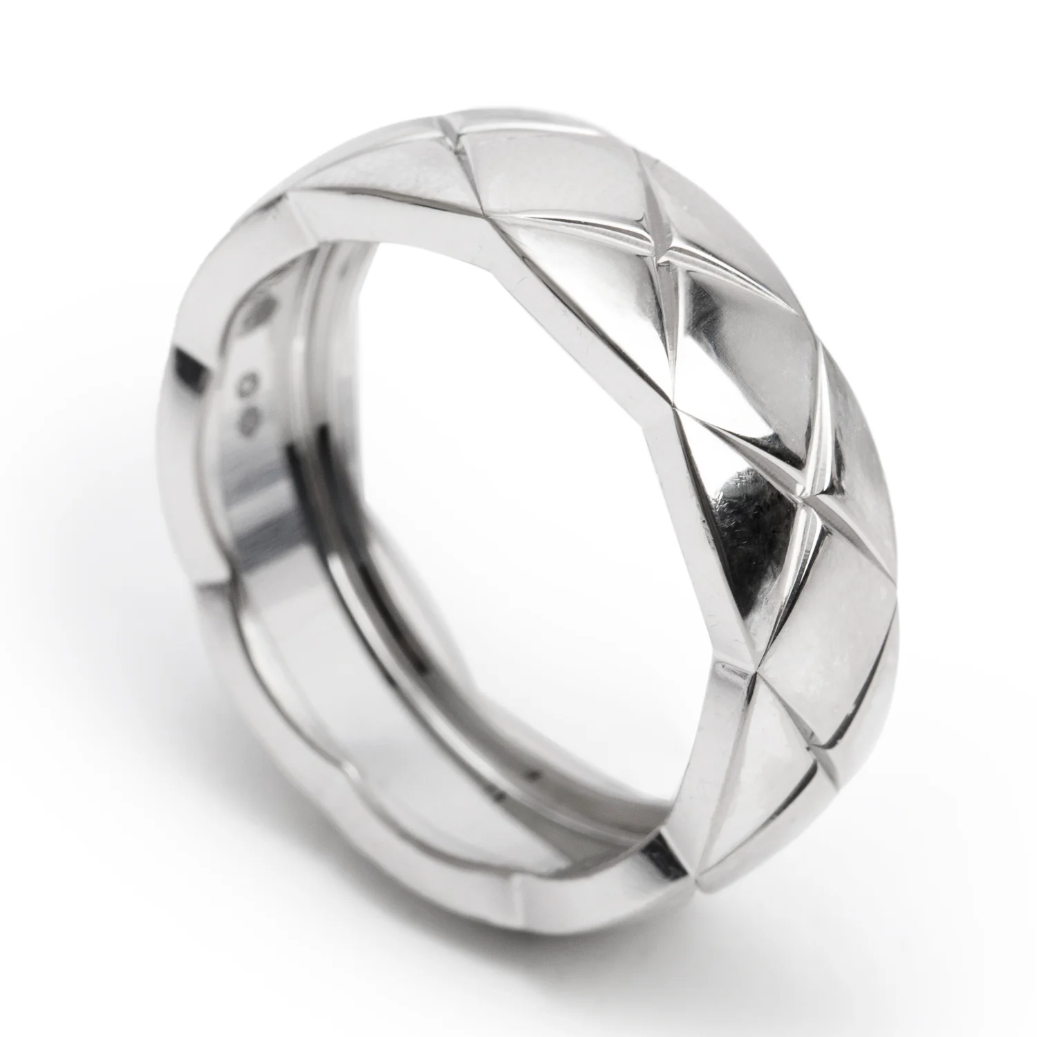 Chanel 18k White Gold Quilted Coco Crush Band Ring, Size 57 8, Small Version w/ Box - Image 4