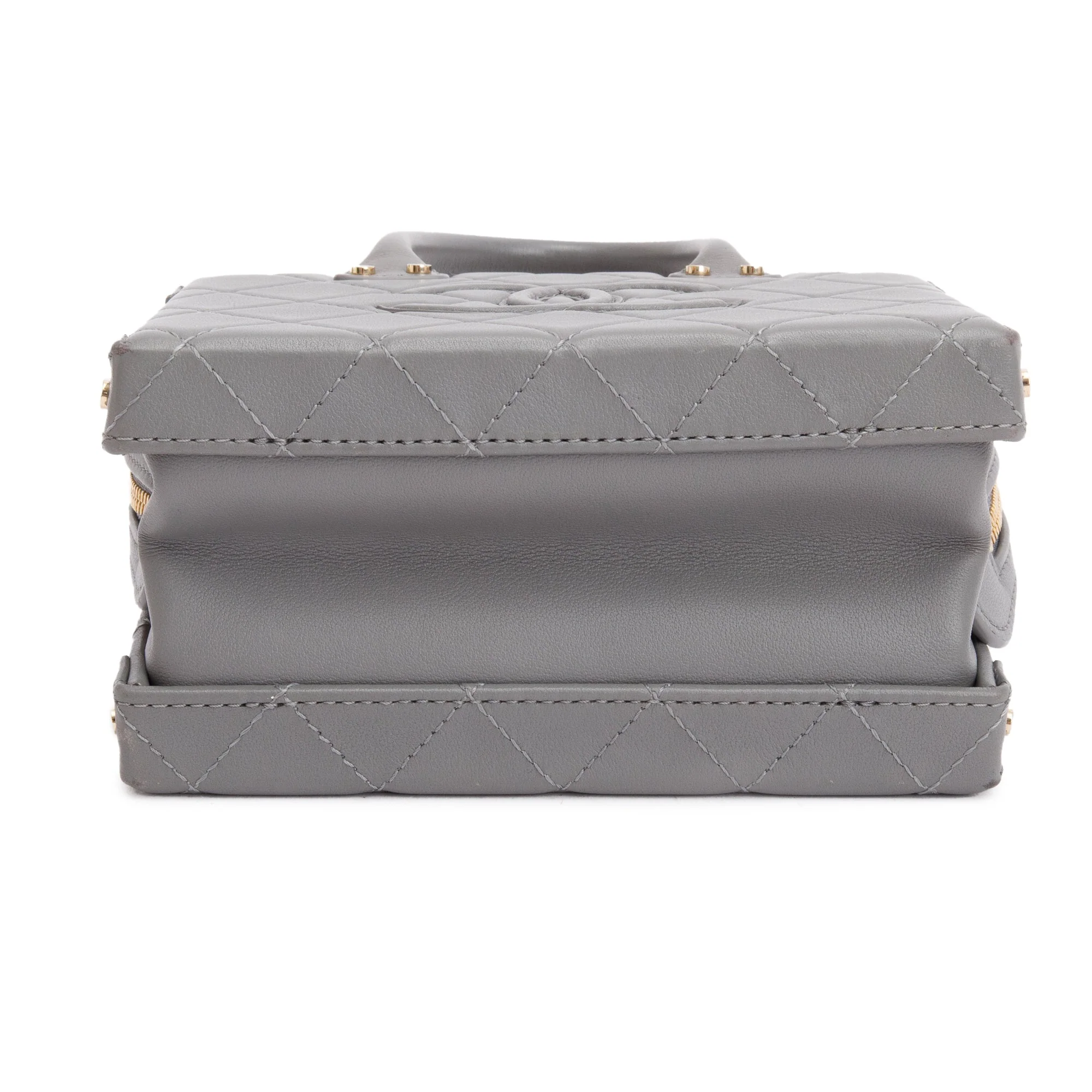 Chanel 2022 Grey Quilted Calfskin Leather Coco Vault Small Vanity Case - Image 7