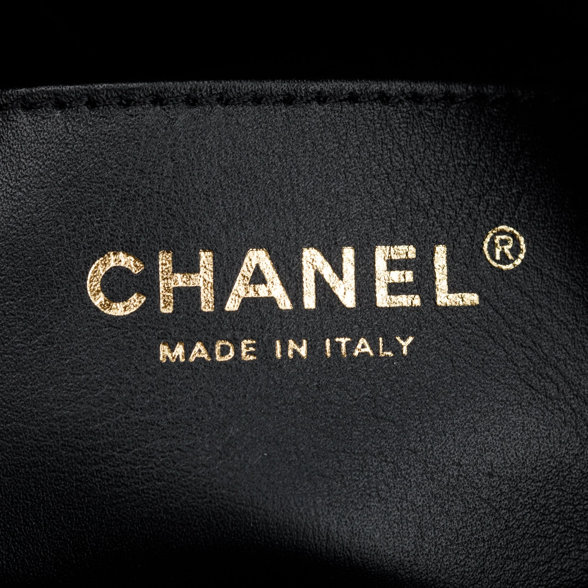 Chanel 2023 Black Shiny Calfskin Leather Mini Pearl Chanel 22 w/ Box - Image 9