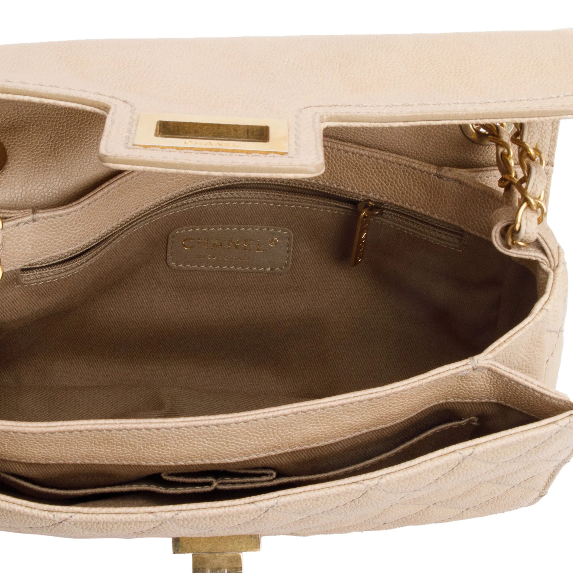 Chanel Beige Caviar Leather 2.55 Reissue Single Flap Bag - Image 8