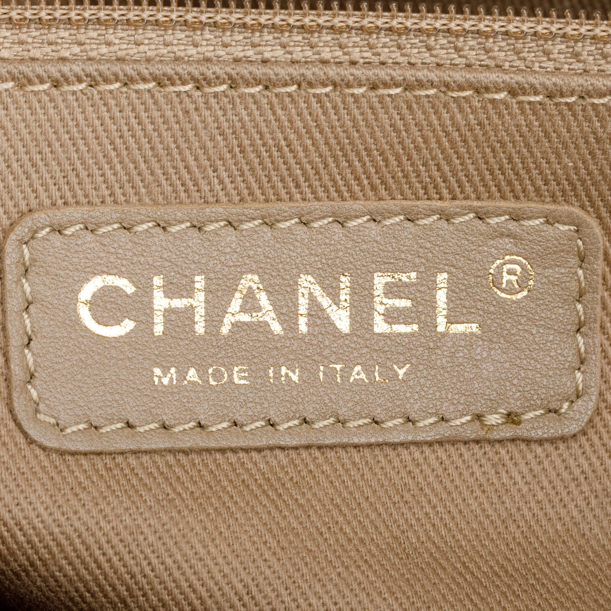 Chanel Beige Caviar Leather 2.55 Reissue Single Flap Bag - Image 9