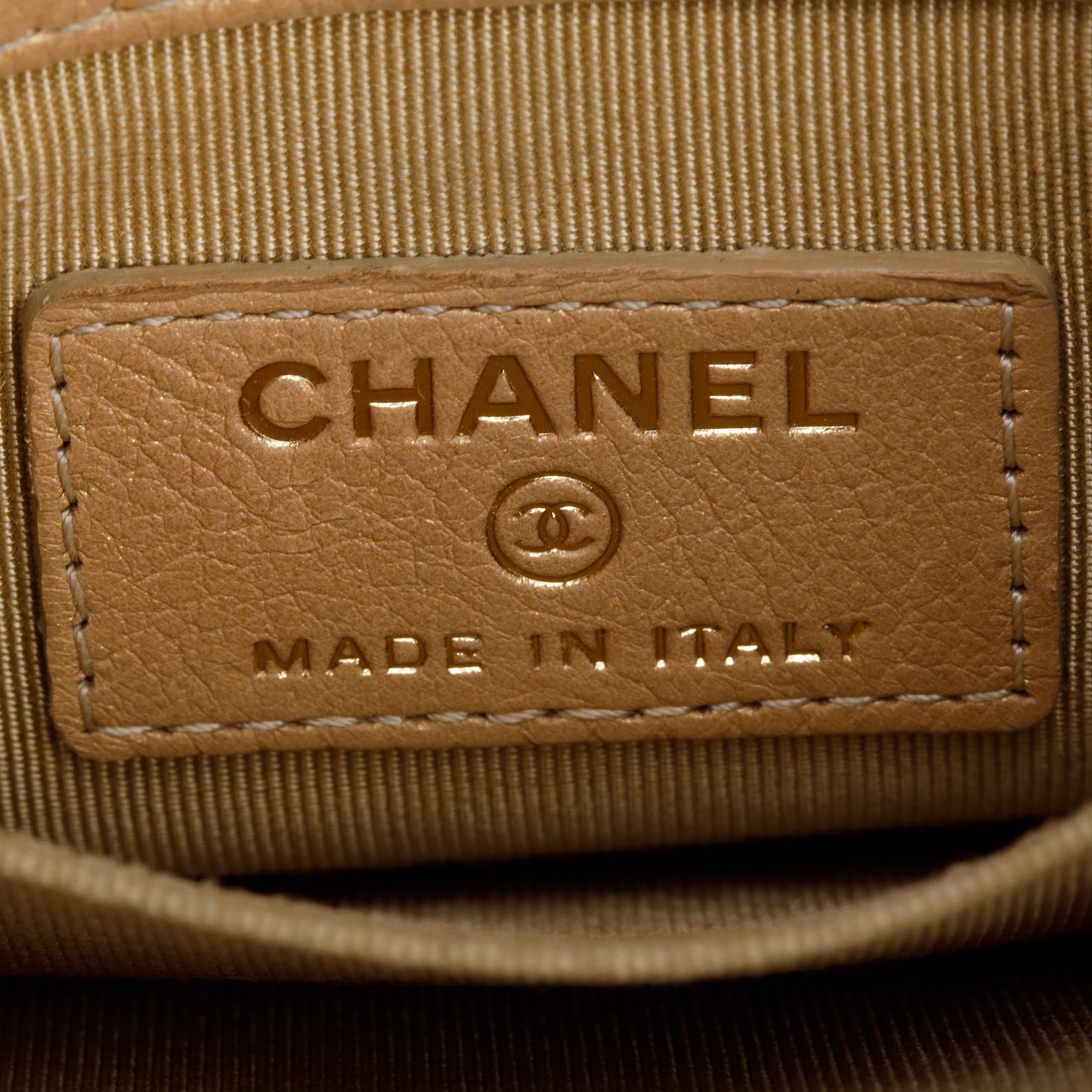 Chanel Beige Iridescent Quilted Calfskin Leather CC Crossbody Phone Holder - Image 9