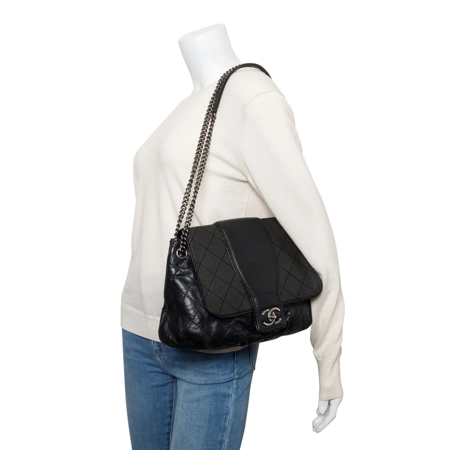 Chanel Black Aged Calfskin Leather Medium Bubble Graphic Messenger Bag w/ Authnticity Card - Image 2