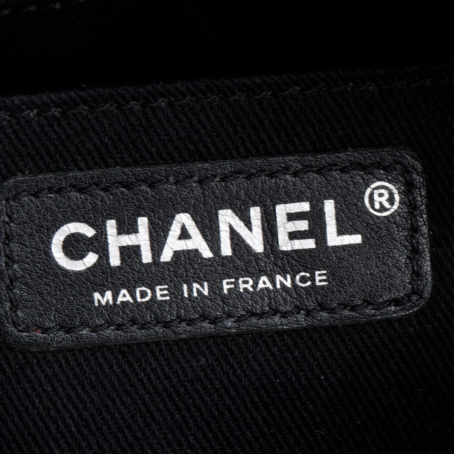 Chanel Black Aged Calfskin Leather Medium Bubble Graphic Messenger Bag w/ Authnticity Card - Image 8
