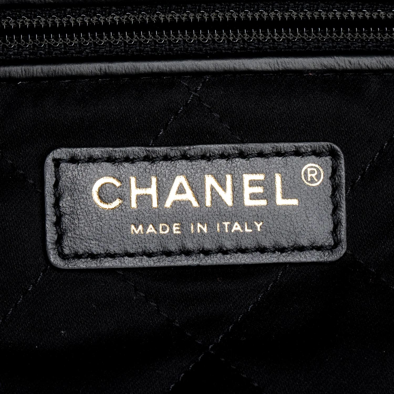 Chanel Black Calfskin Quilted Small 22 Hobo w/ Pouch - Image 9