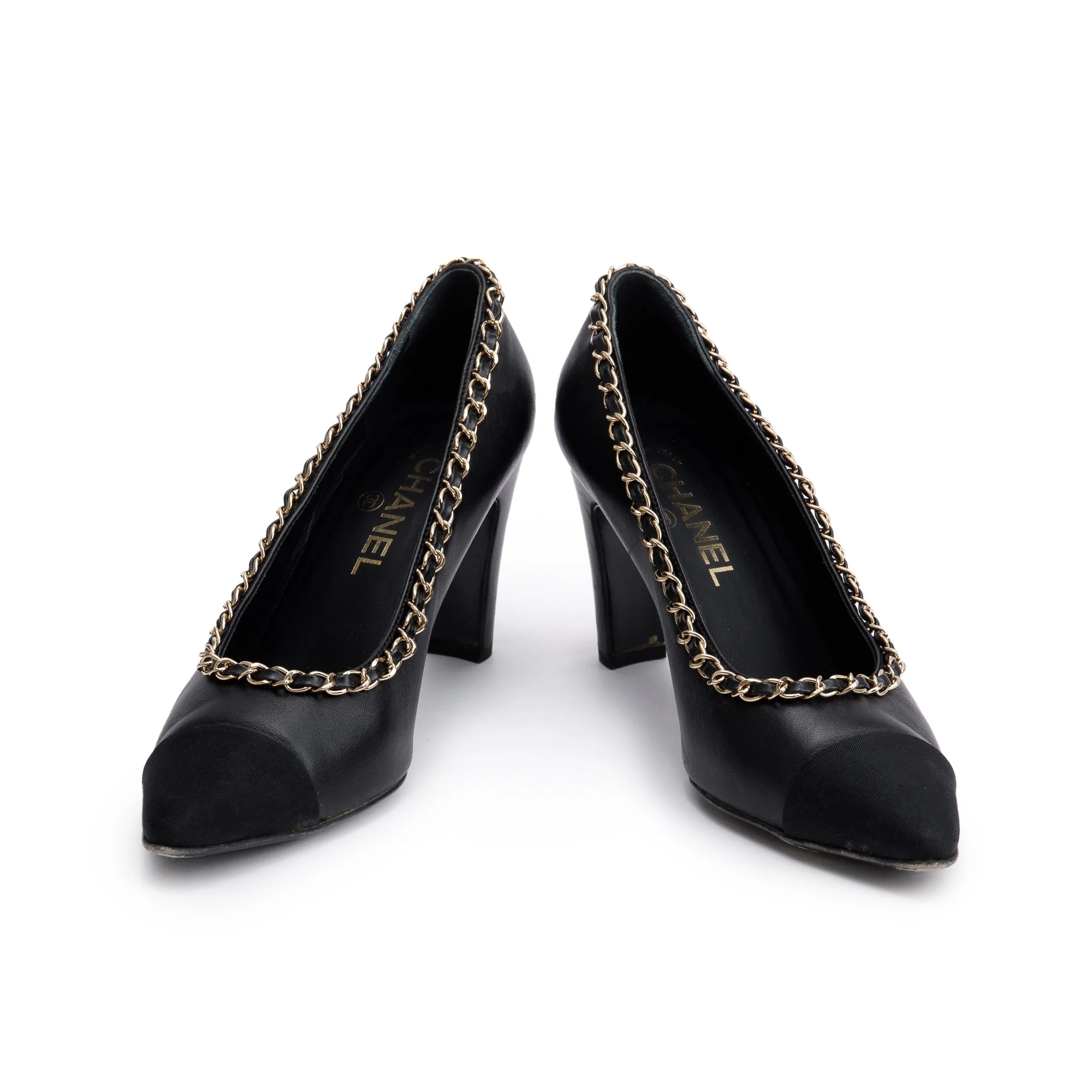 Chanel Black Leather Interlocking CC Logo Chain Around Pumps, Size 38.5 w/ Box - Image 4