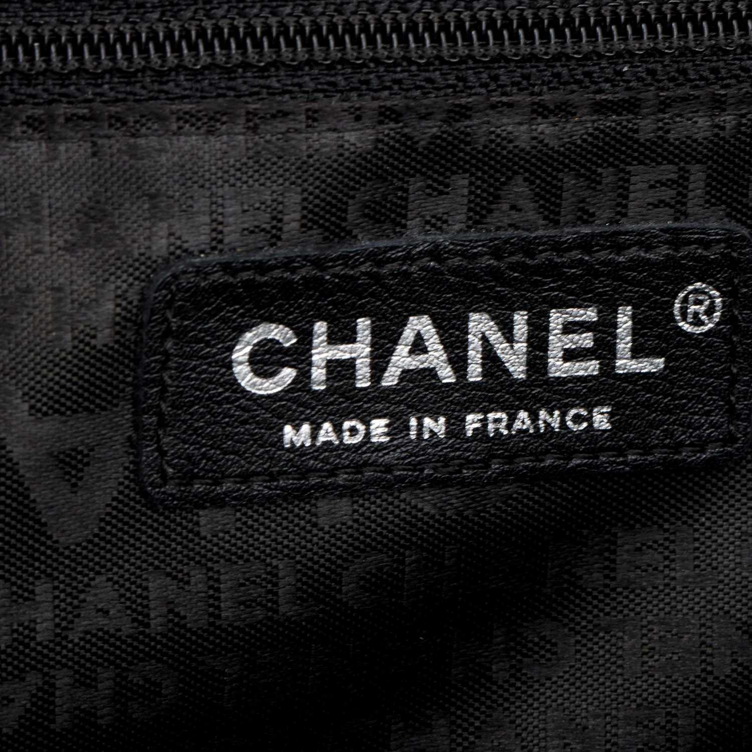Chanel Black Quilted Patent Leather Chain Through Flap Bag - Image 8