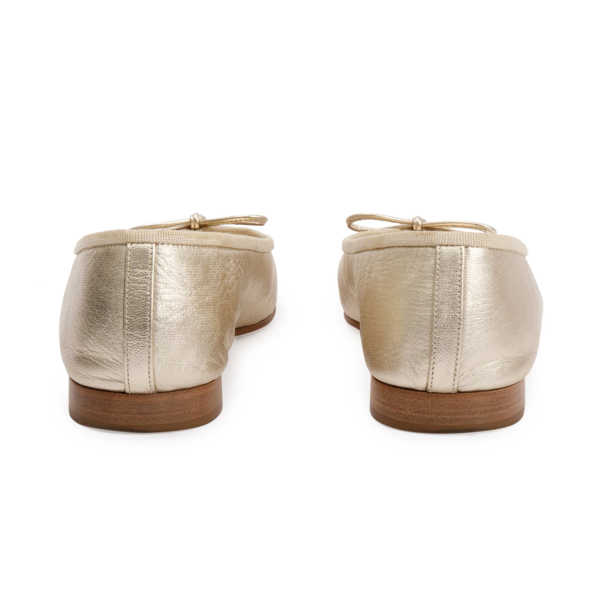 Chanel Gold Lambskin Interlocking CC Logo Flats, Size 38 w/ box - Image 5