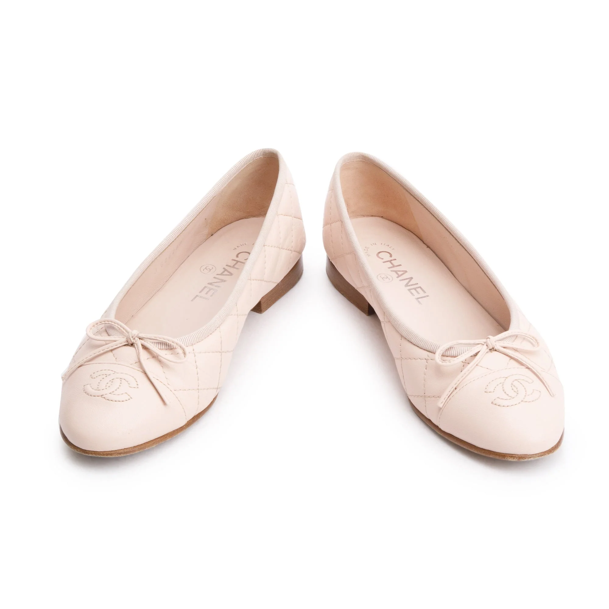 Chanel Pink Calfskin Leather Interlocking CC Logo Flats, Size 37 w/ Box - Image 4
