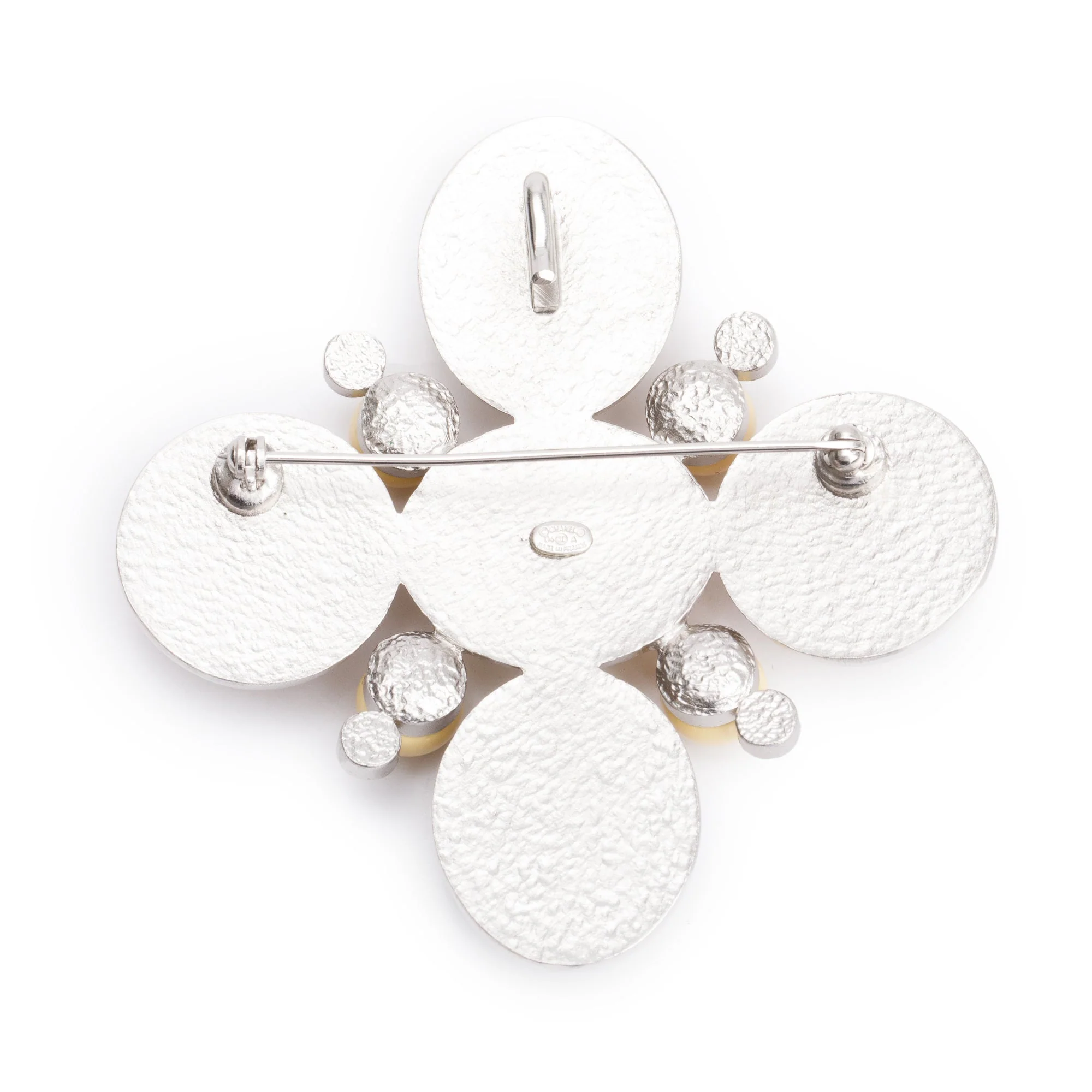 Chanel Silver Plated Cabochon Resin & Strass CC Cross Brooch - Image 2
