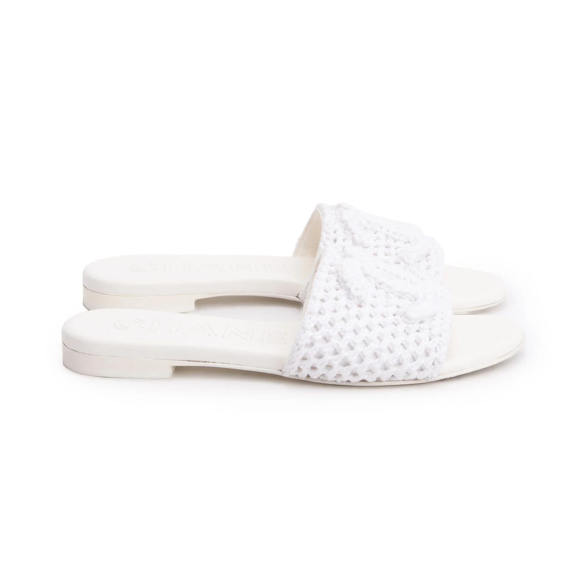 Chanel White Calfskin Leather Crochet CC Mules Sandals, Size 35 - Image 2