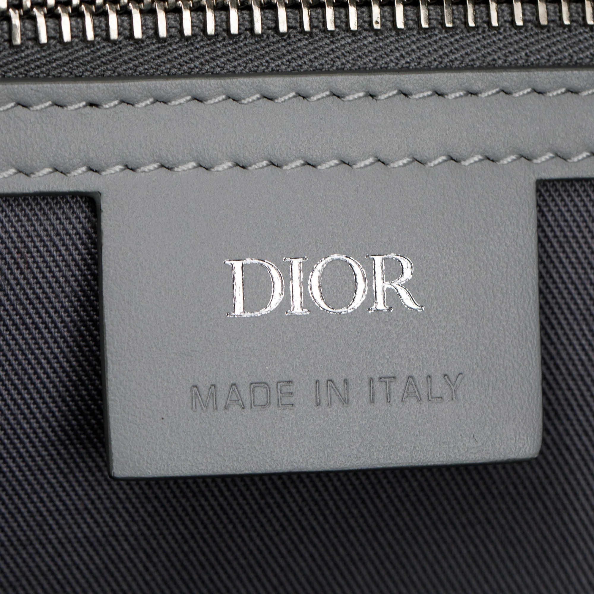 Christian Dior 2022 Gray CD Diamond Lingot 50 Duffle Bag w/ Strap - Image 9