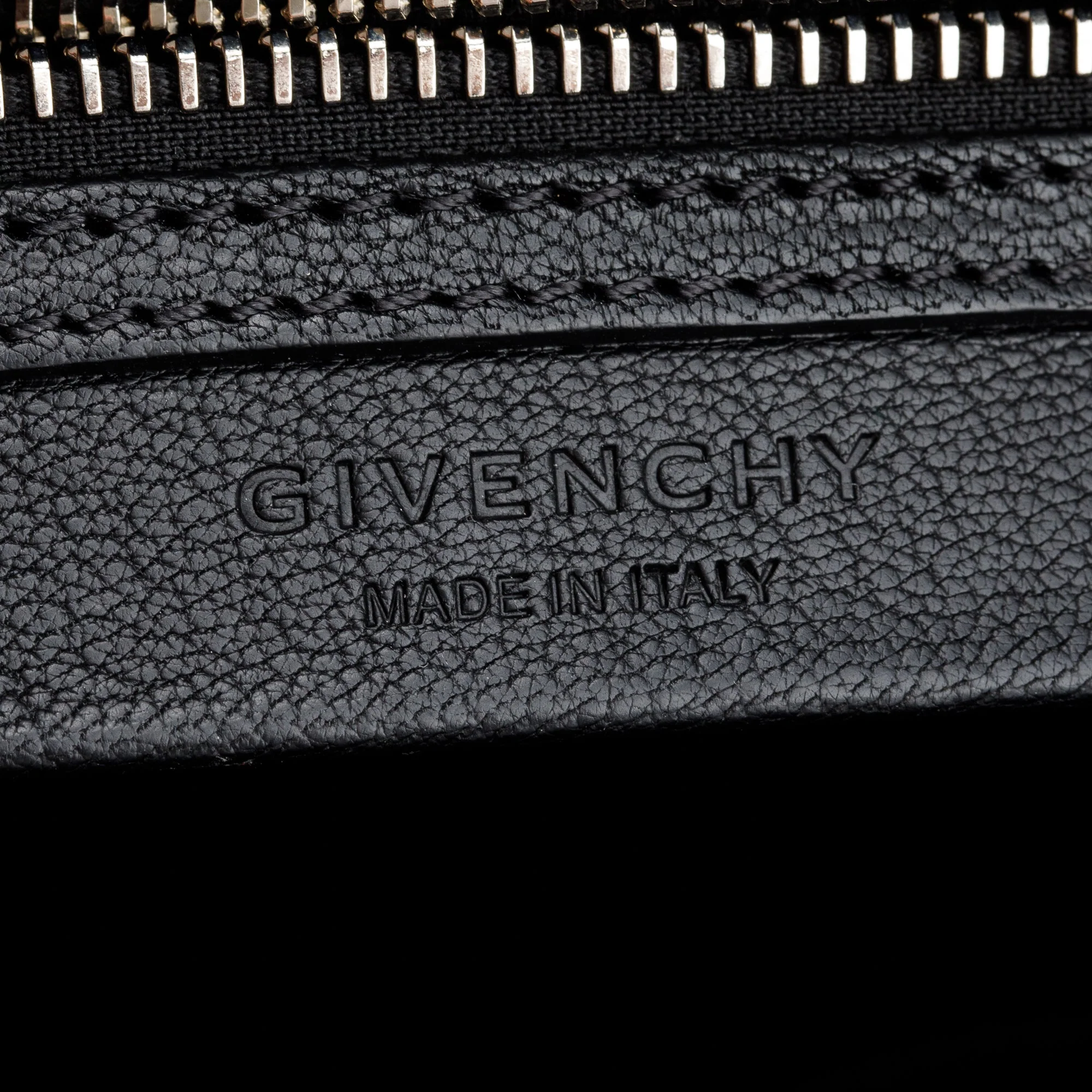 Givenchy Black Grained Leather Small Antigona Bag - Image 9