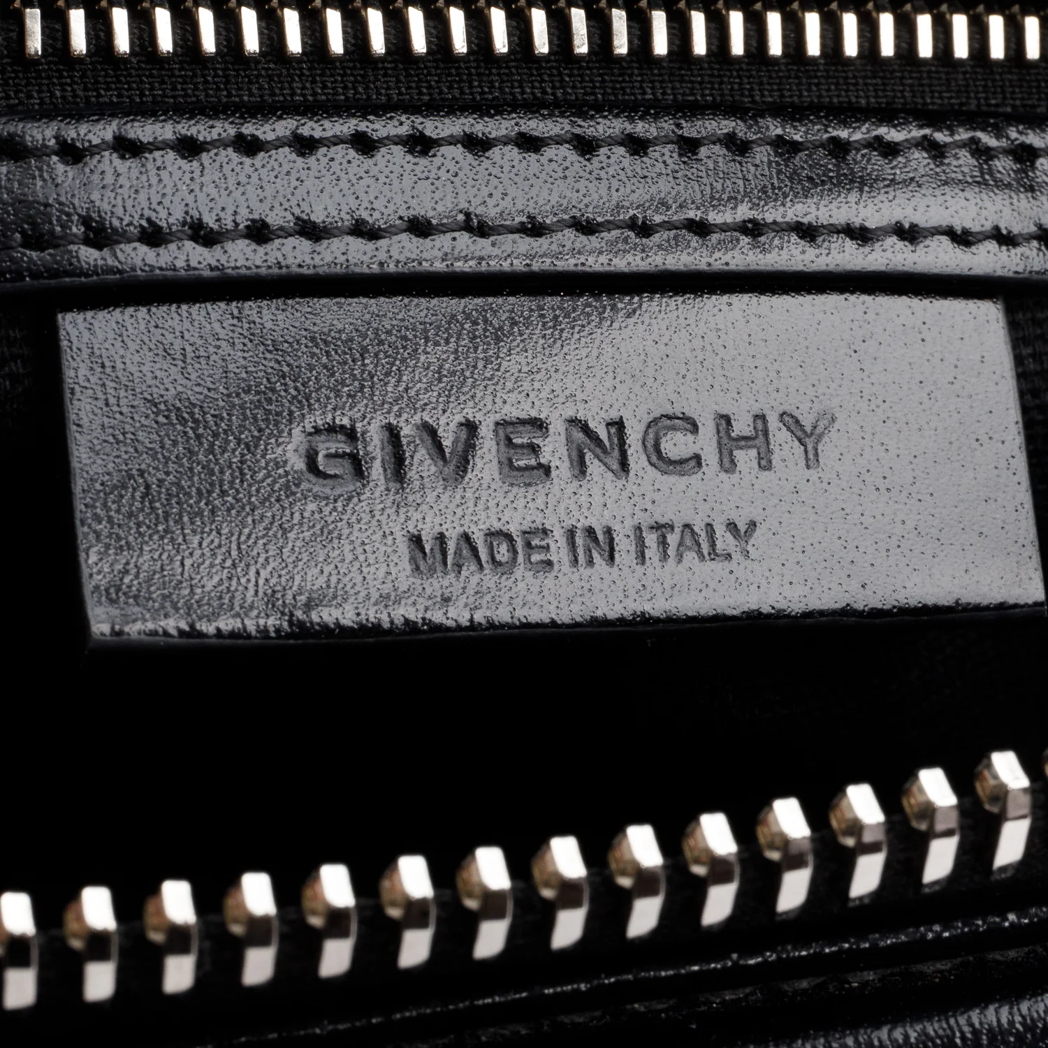 Givenchy Black Smooth Leather Small Antigona Satchel - Image 9