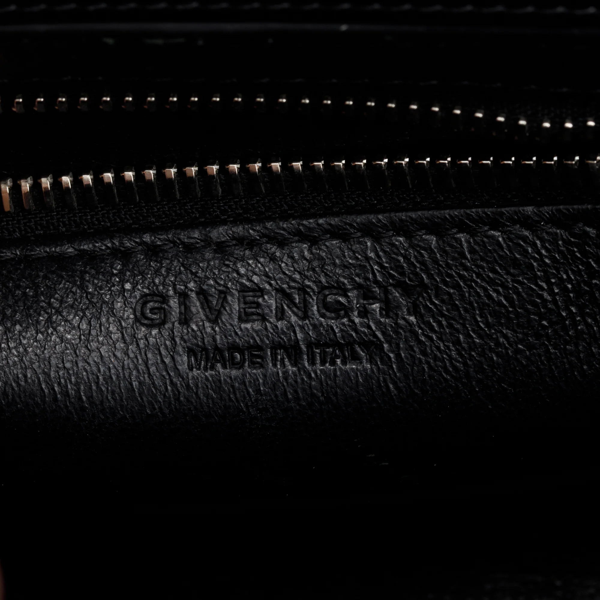 Givenchy Black Smooth Leather Small Horizon Top Handle bag - Image 9