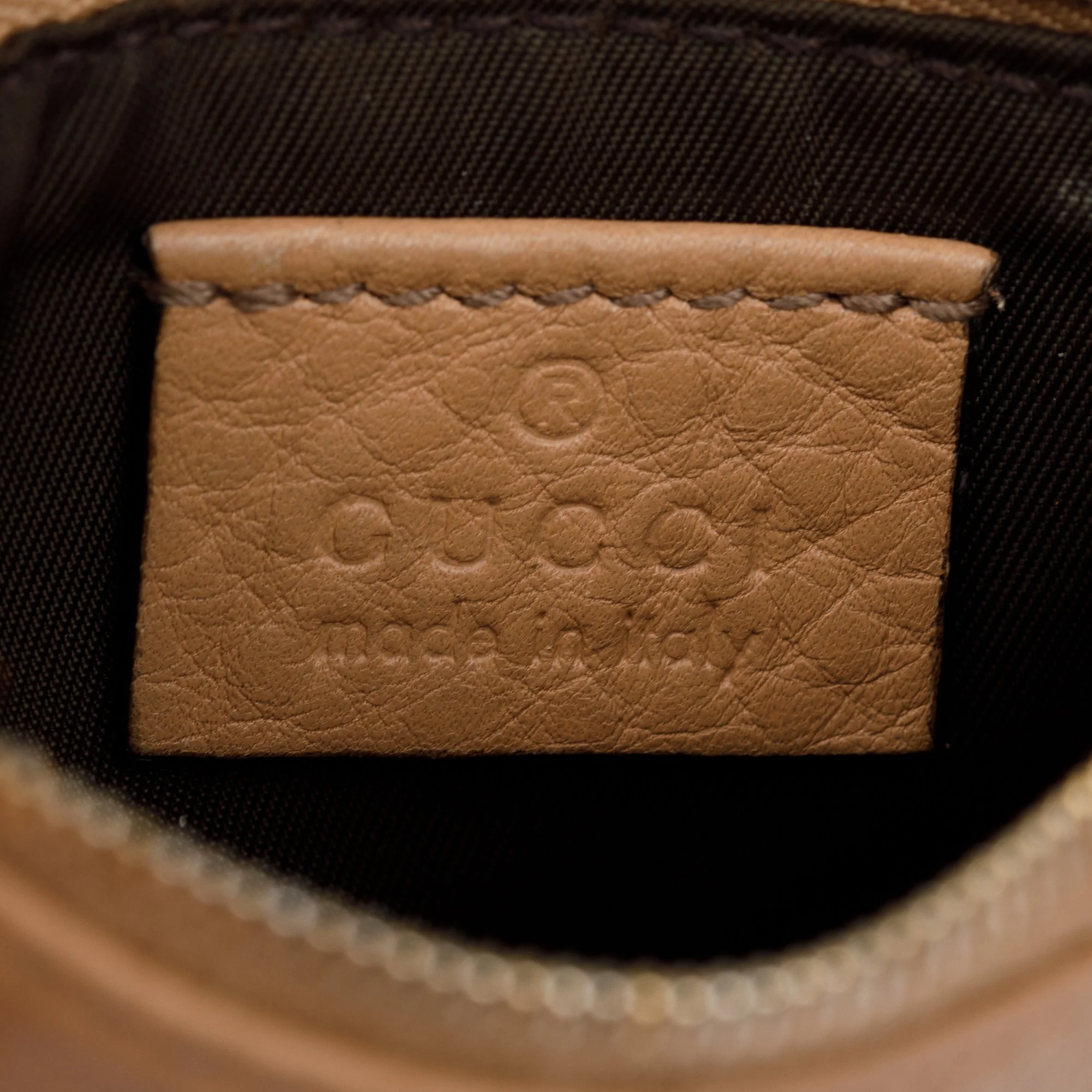 Gucci Beige Calsfskin Leather Soho Key Pouch - Image 6