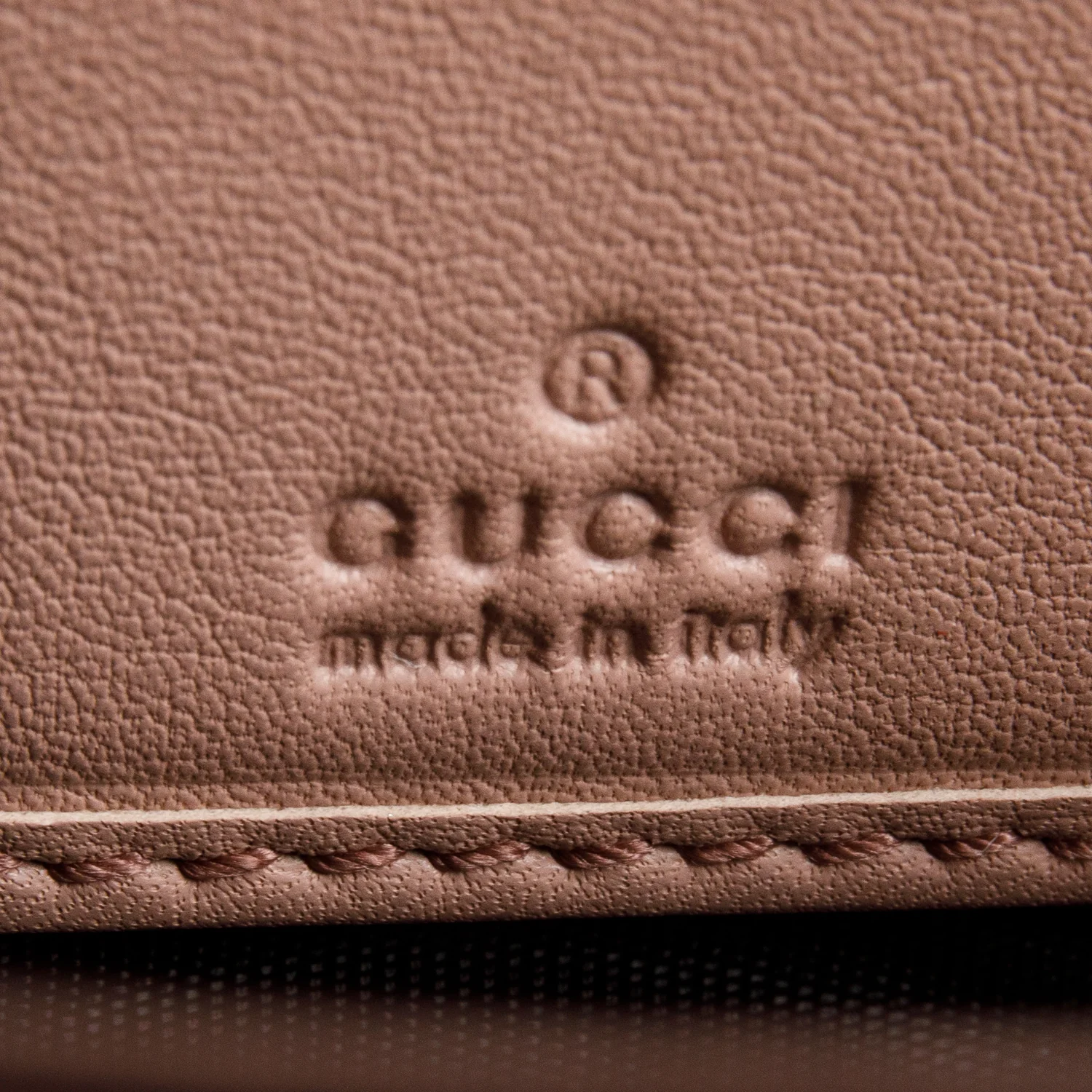 Gucci Beige Patent Leather Soho Zip Around Wallet - Image 7