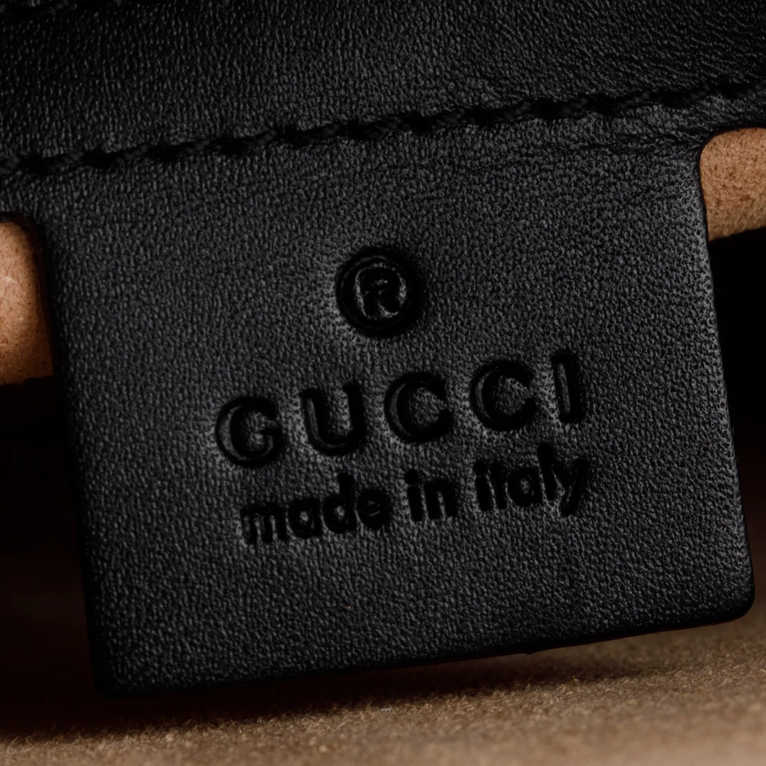 Gucci Black Calfskin Leather 'Life Is Gucci' Print Wristlet Pouch - Image 7