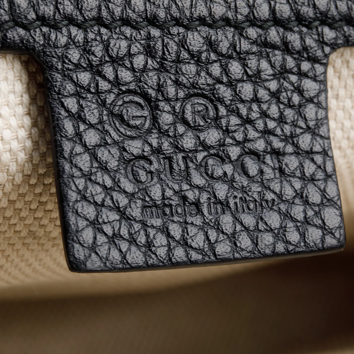 Gucci Black Leather Medium Soho Flap Chain Crossbody Bag - Image 9