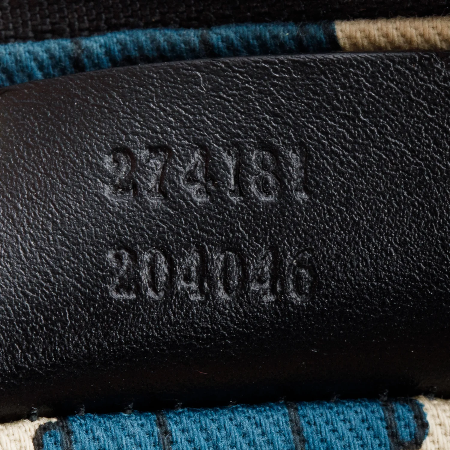 Gucci Black Signature Leather Wristlet - Image 8