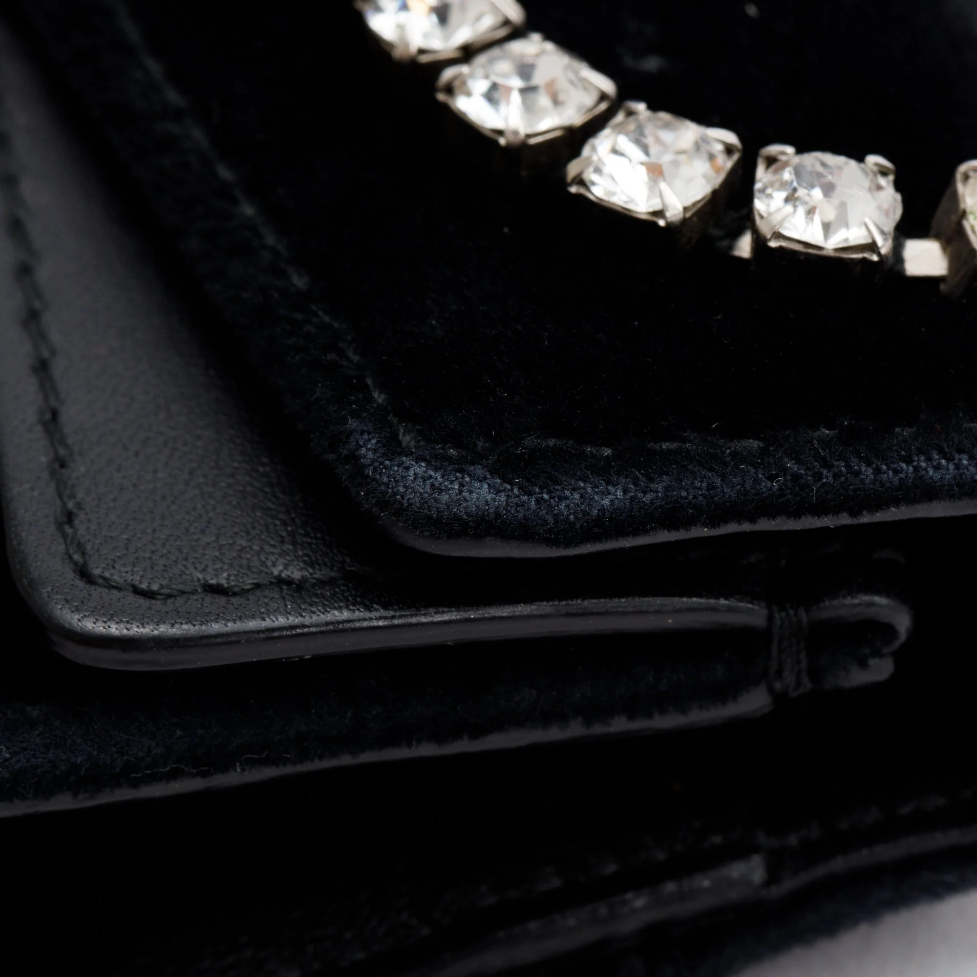 Gucci Black Velvet Crystal Embellished Dionysus Super Mini Bag - Image 8
