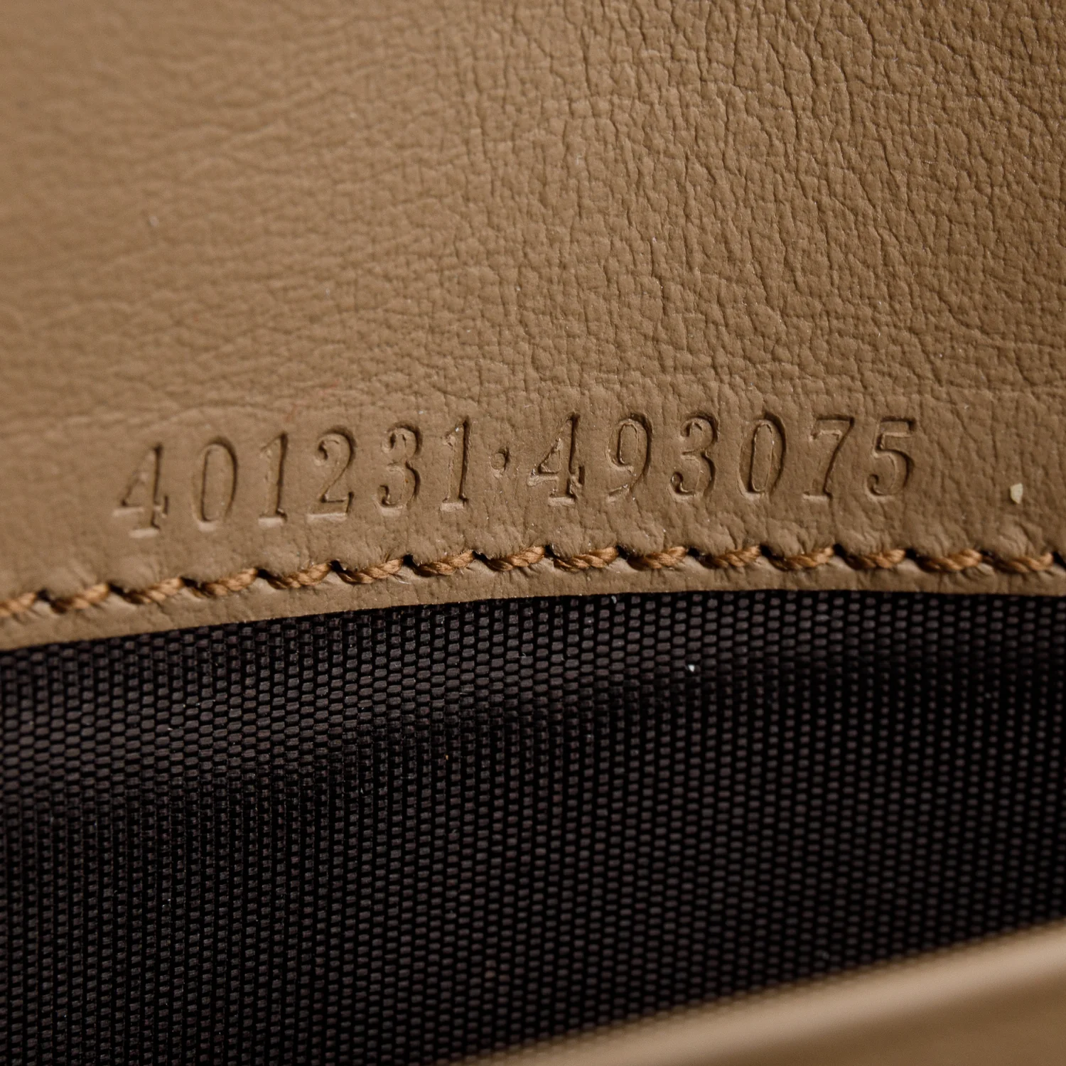 Gucci Dionysus GG Supreme Wallet on Chain - Image 10