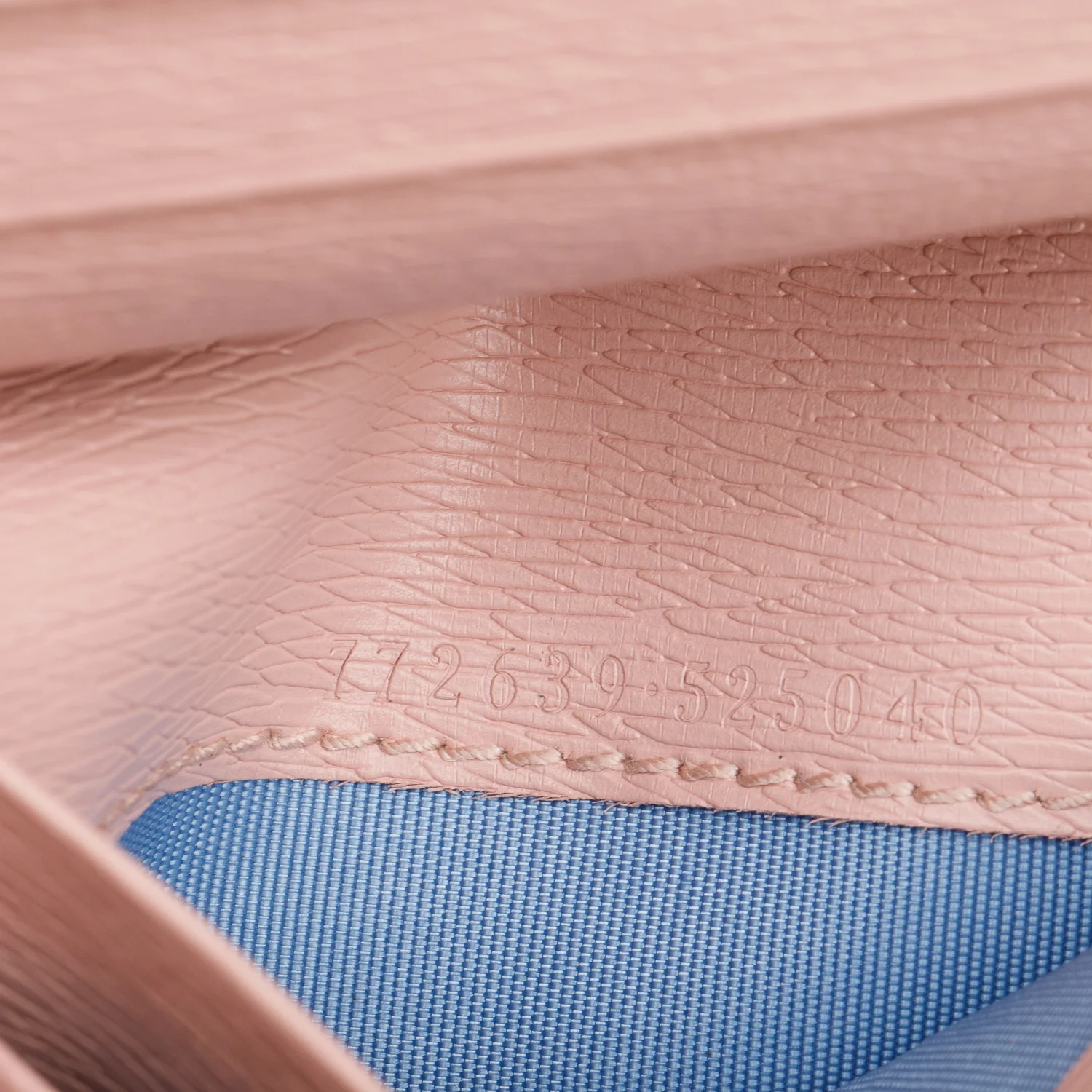 Gucci Pink Leather Mini Wallet with Gucci Script w/ Box - Image 8