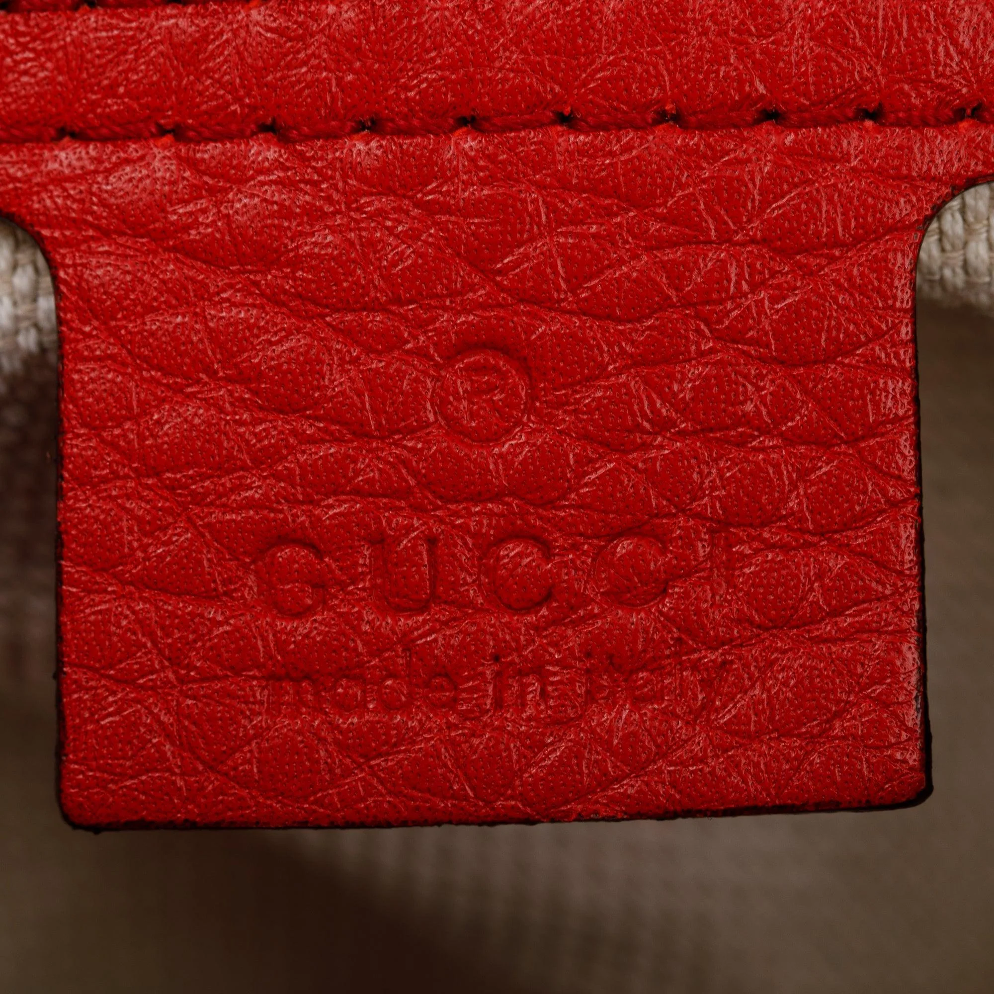 Gucci Red Pebbled Calfksin Leather Medium Soho Chain Tote - Image 7