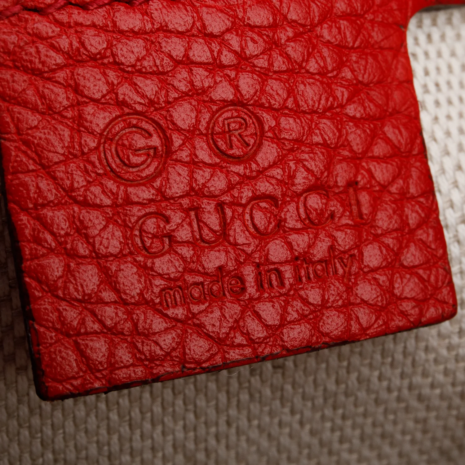 Gucci Red Pebbled Calfskin Medium Soho Chain Shoulder Bag - Image 9
