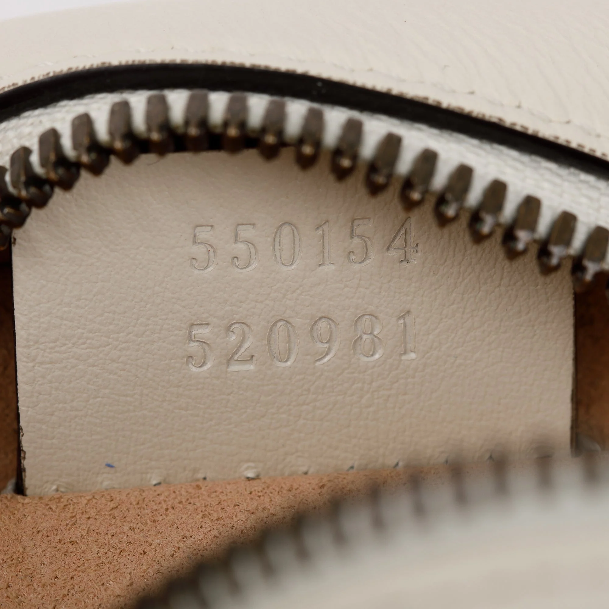 Gucci White GG Marmont Matelasse Leather Mini Round Shoulder Bag - Image 10