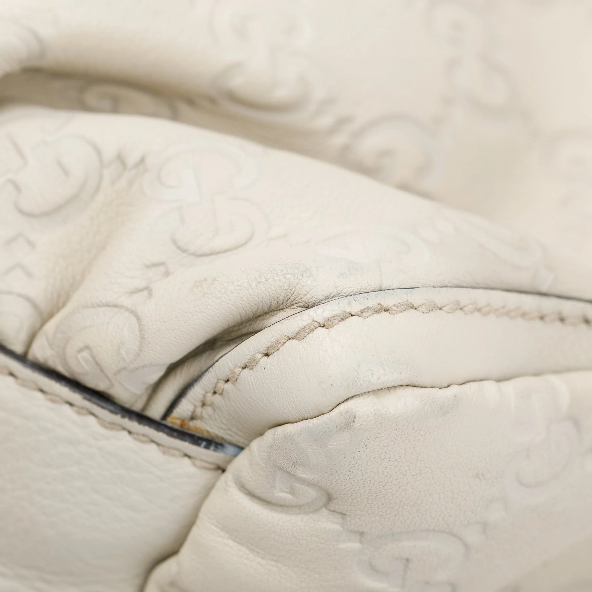 Gucci White GG Signature Leather Small Abbey D-Ring Hobo - Image 5
