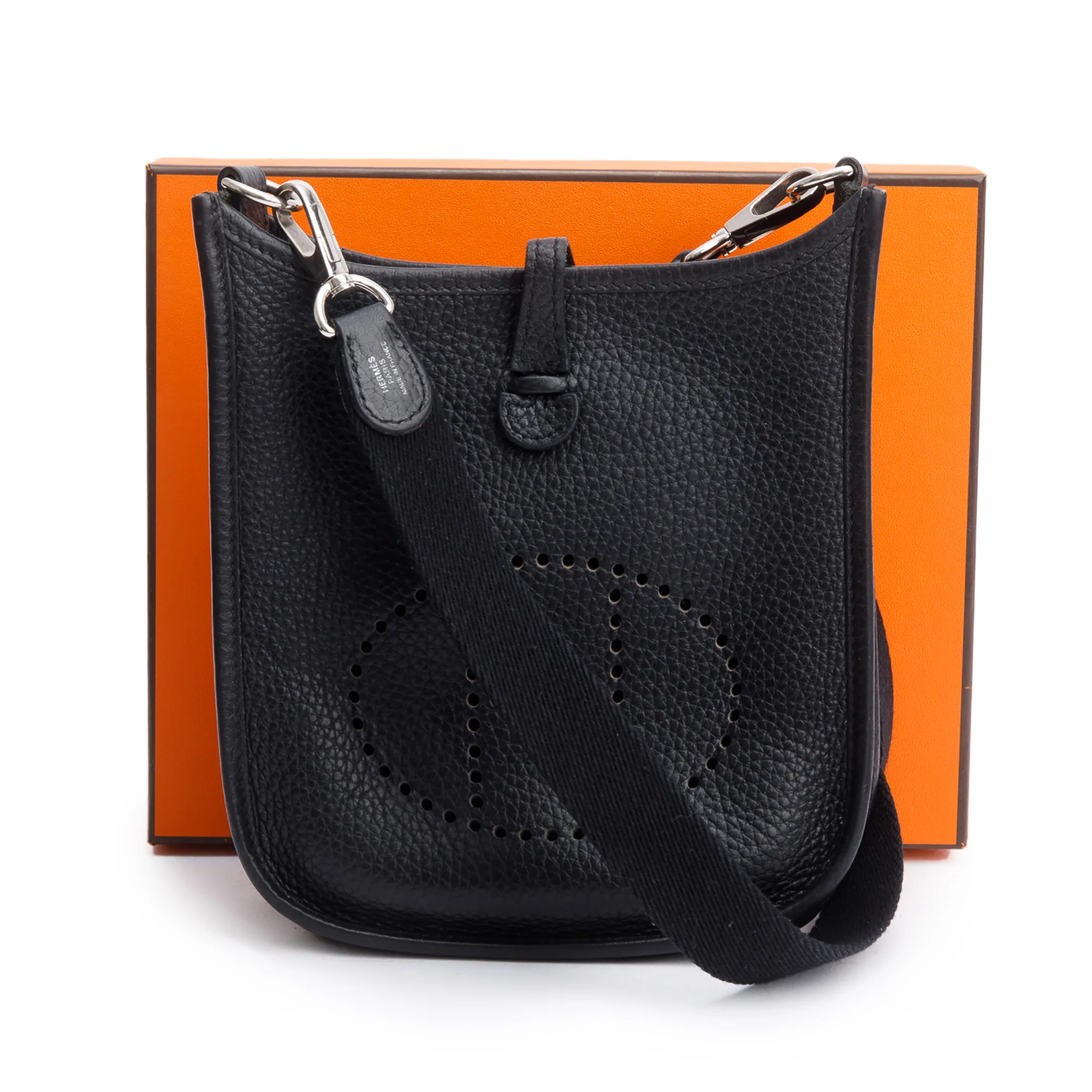 Hermes 2020 Noir Taurilon Clemence Amazone Evelyne TPM 16 w/ Box & Receipt - Image 3