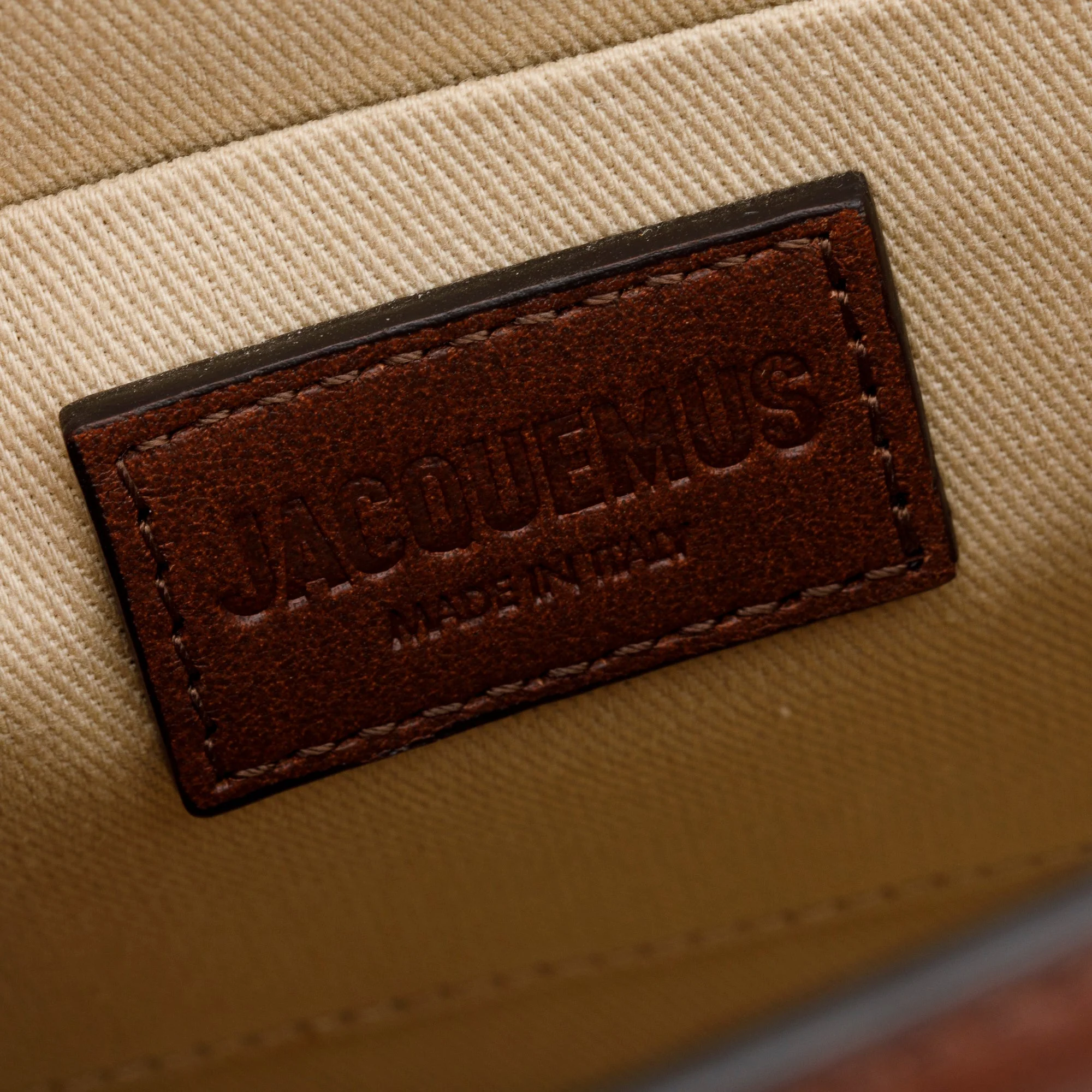 Jacquemus Brown Leather Le Grand Chiquito Moyen Bag w/ Strap - Image 9