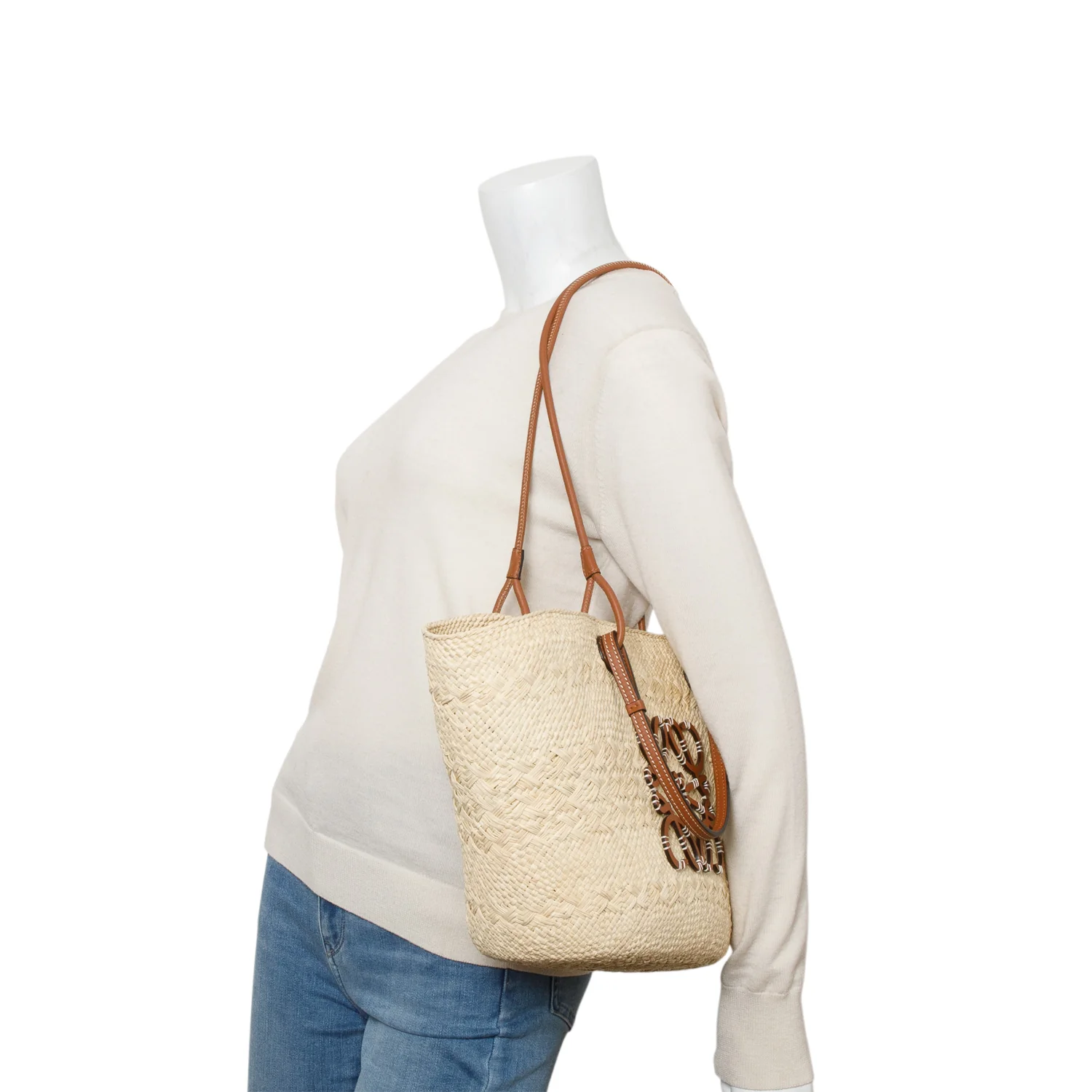 Loewe 2023 Calfskin Raffia Paulas Ibiza Medium Anagram Basket Tote Bag - Image 2
