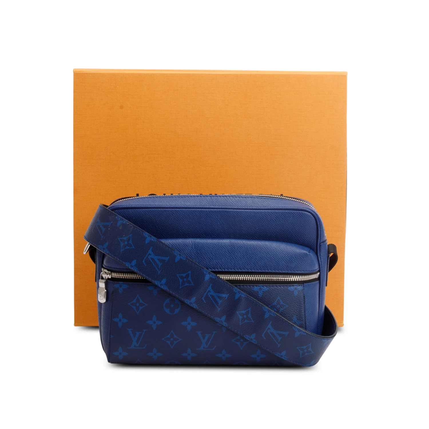Louis Vuitton 2020 Blue Taigarama Outdoor Messenger Bag w/ Box - Image 3