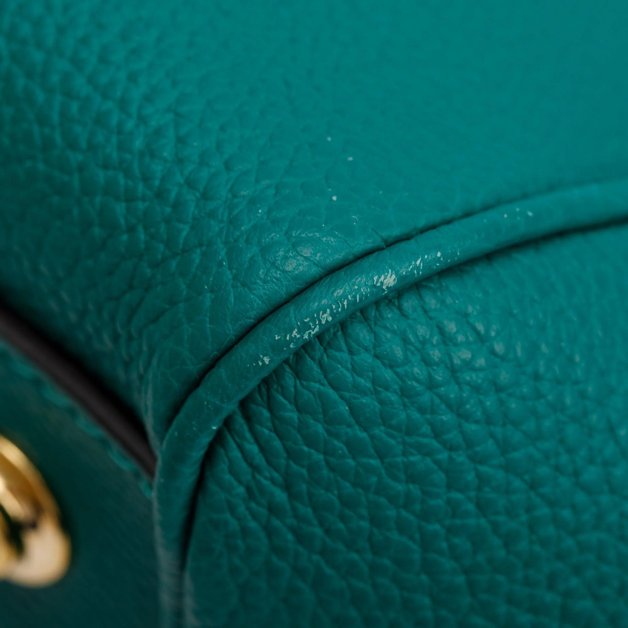 Louis Vuitton 2020 Green Veau Nuage Milla MM w/ Strap & Box - Image 8