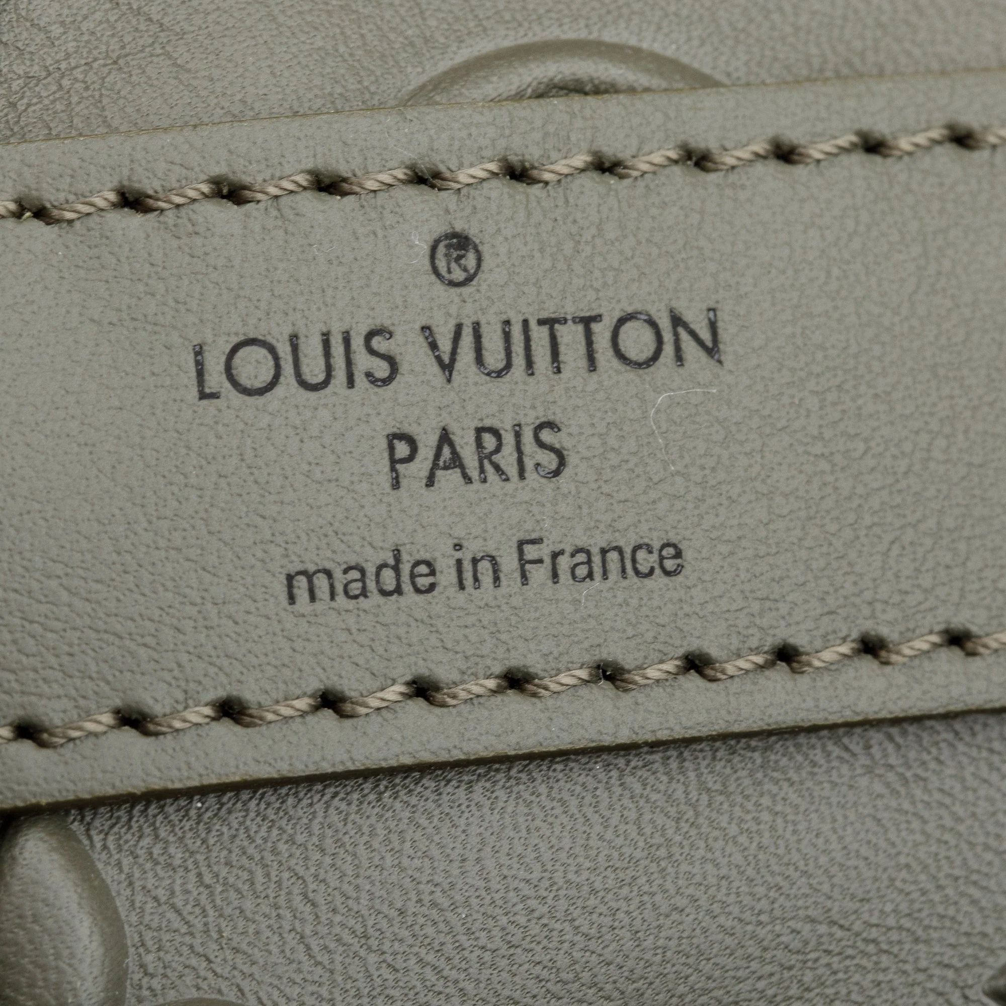 Louis Vuitton 2021 Khaki Monogram Seal Leather Keepall Bandouliere 50 w/ Box - Image 8