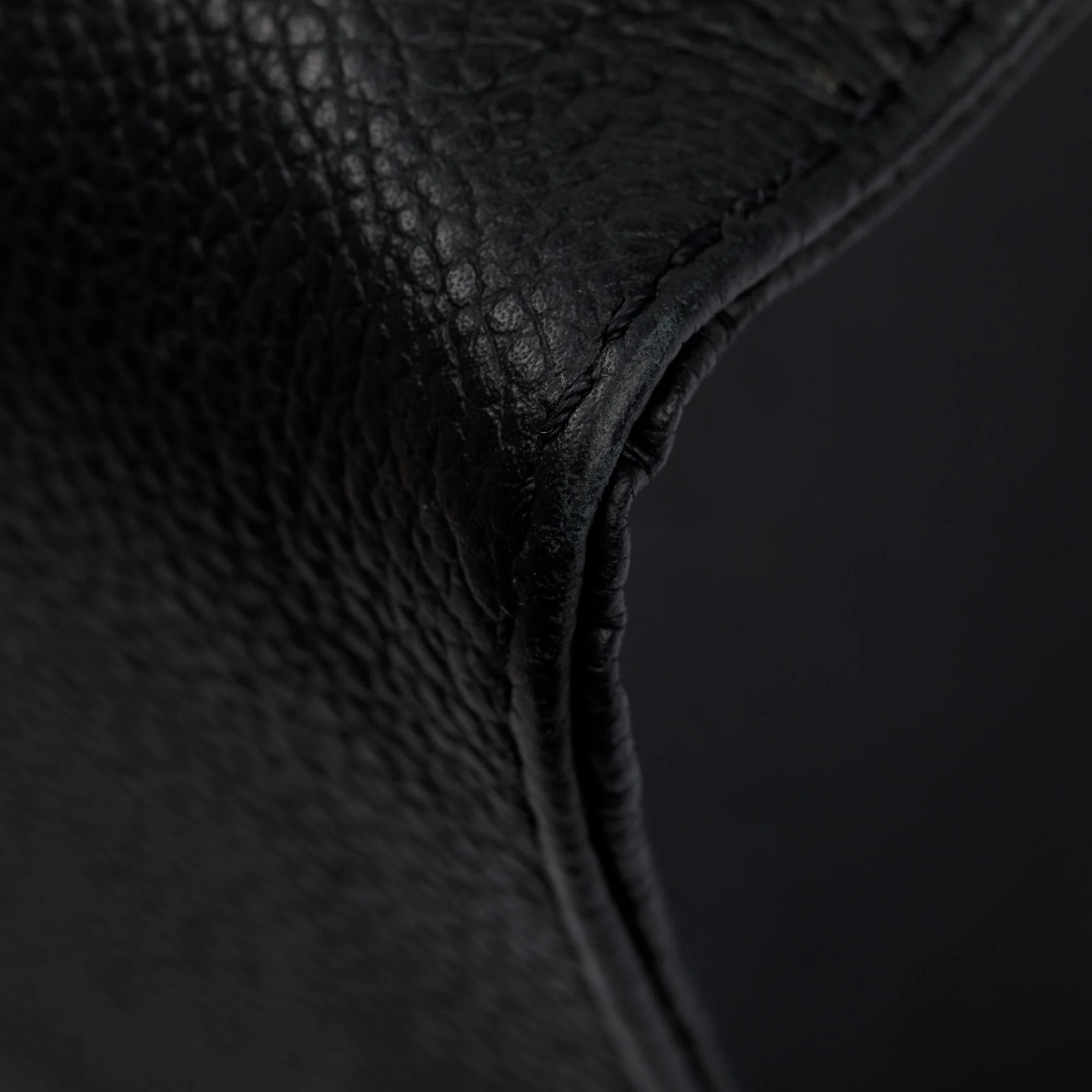 Louis Vuitton 2022 Black Empreinte Leather OnTheGo GM w/ Receipt - Image 8